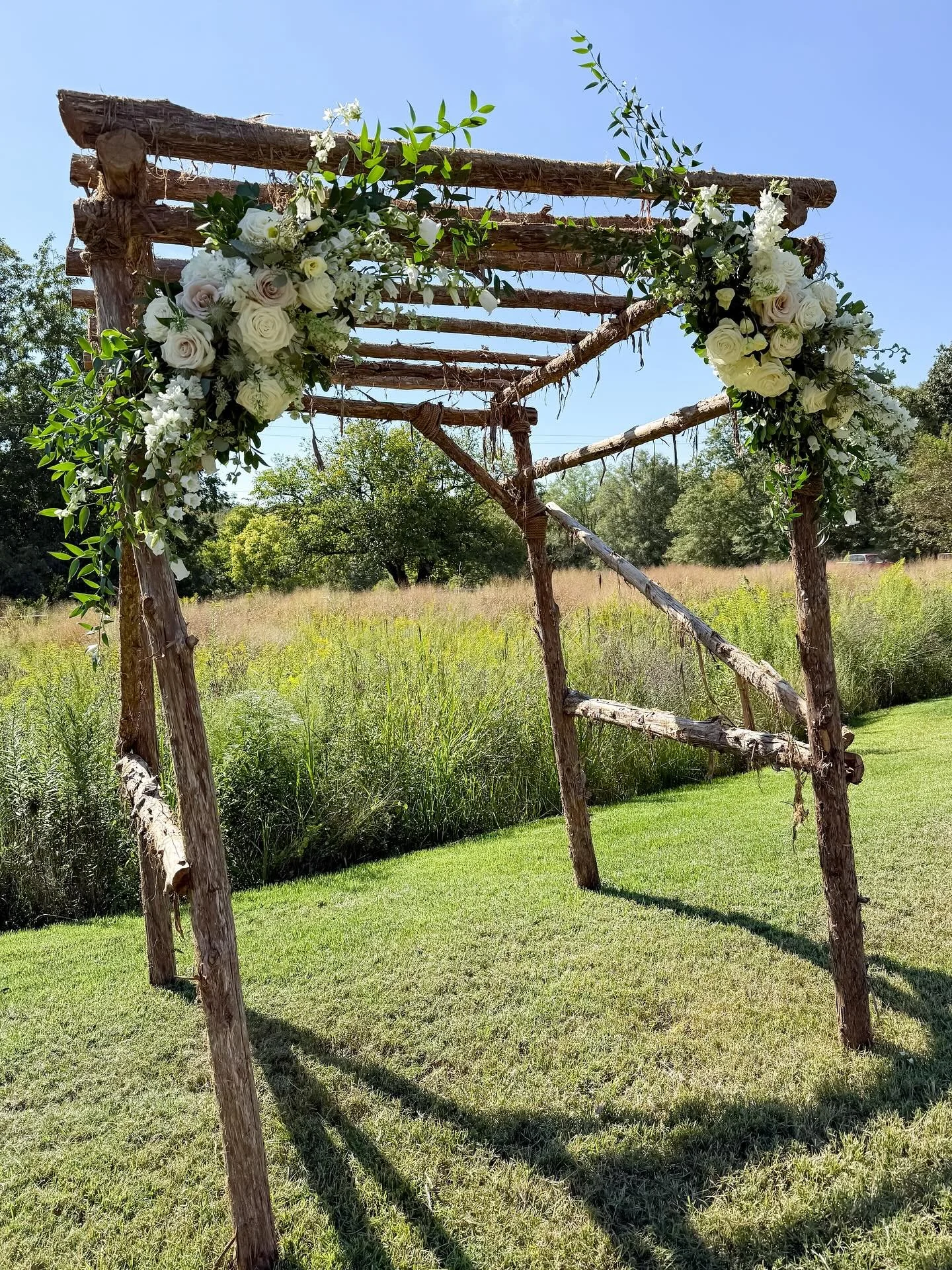 The natural elements of this arbor makes it the perfect addition to a ceremony on the @northcornerhaven lawn 🌾