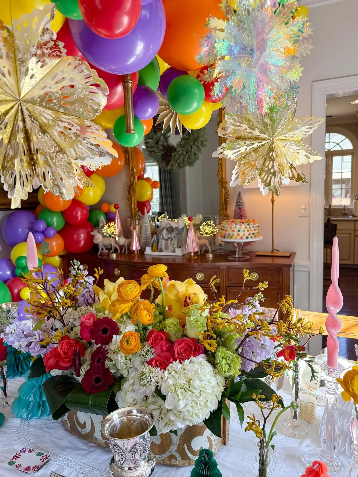 Sugarplum hues, holiday magic, and floral wonder 🍬🎄