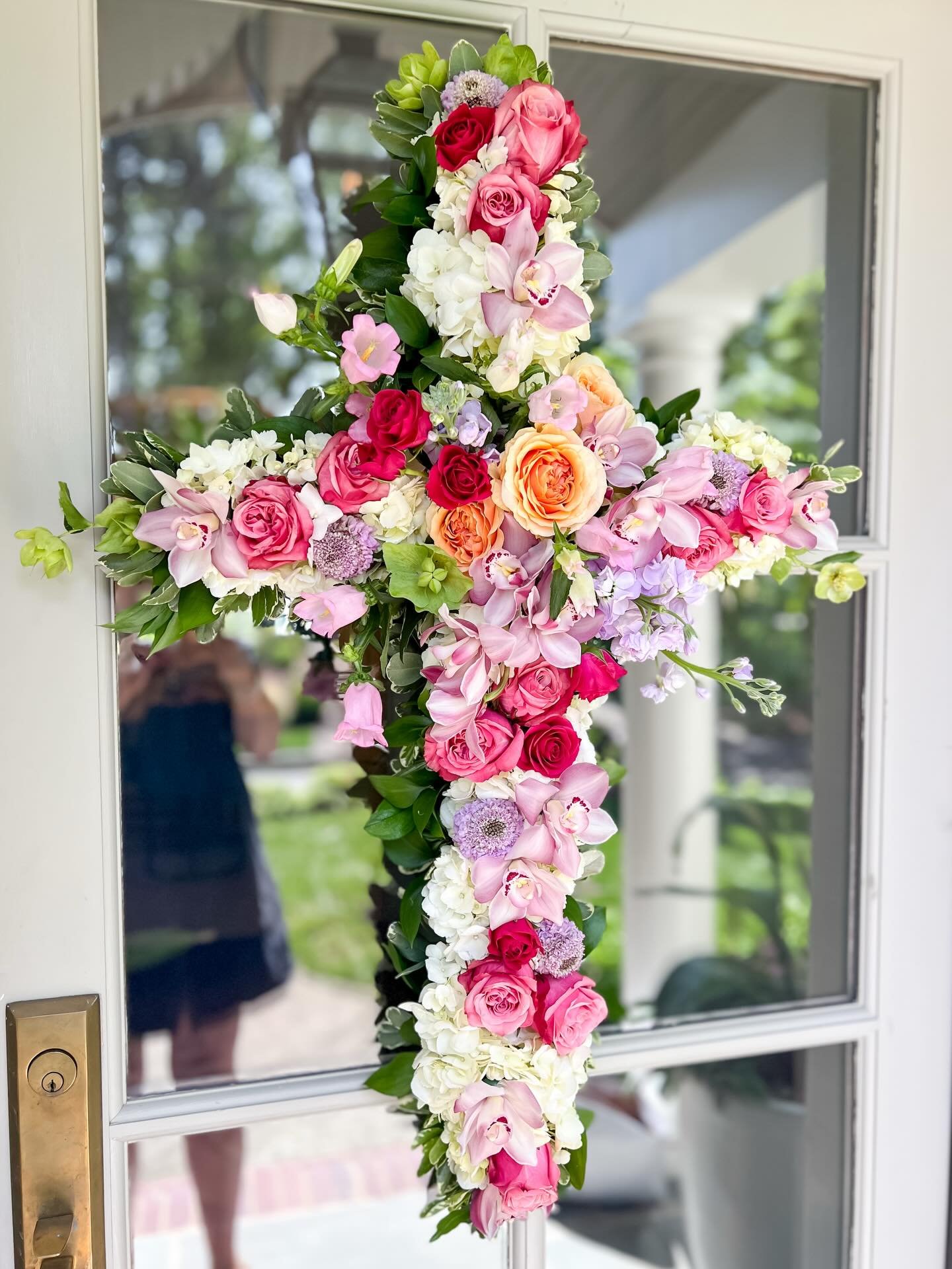 Easter is just a few weeks away, Marigold Floral Design is offering a few different options! ✝️🌸🌷

Full Floral Cross
Moss Cross with Floral Center
Floral Arrangements 

Any of these can be your preferred color palette or designer choice. To order p