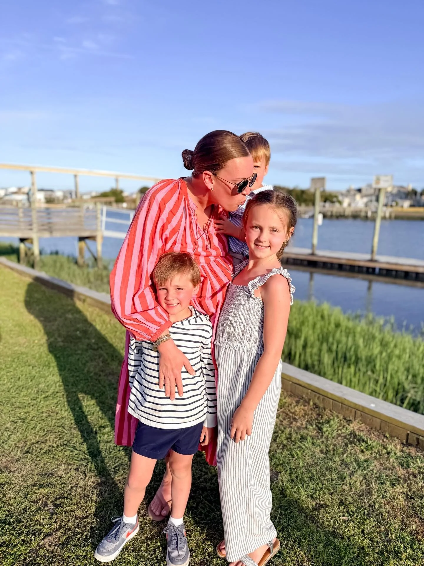 Chilly beach days with the best of friends makes for the best Spring Break 2026! 🌊🦐⛳️👙🍸