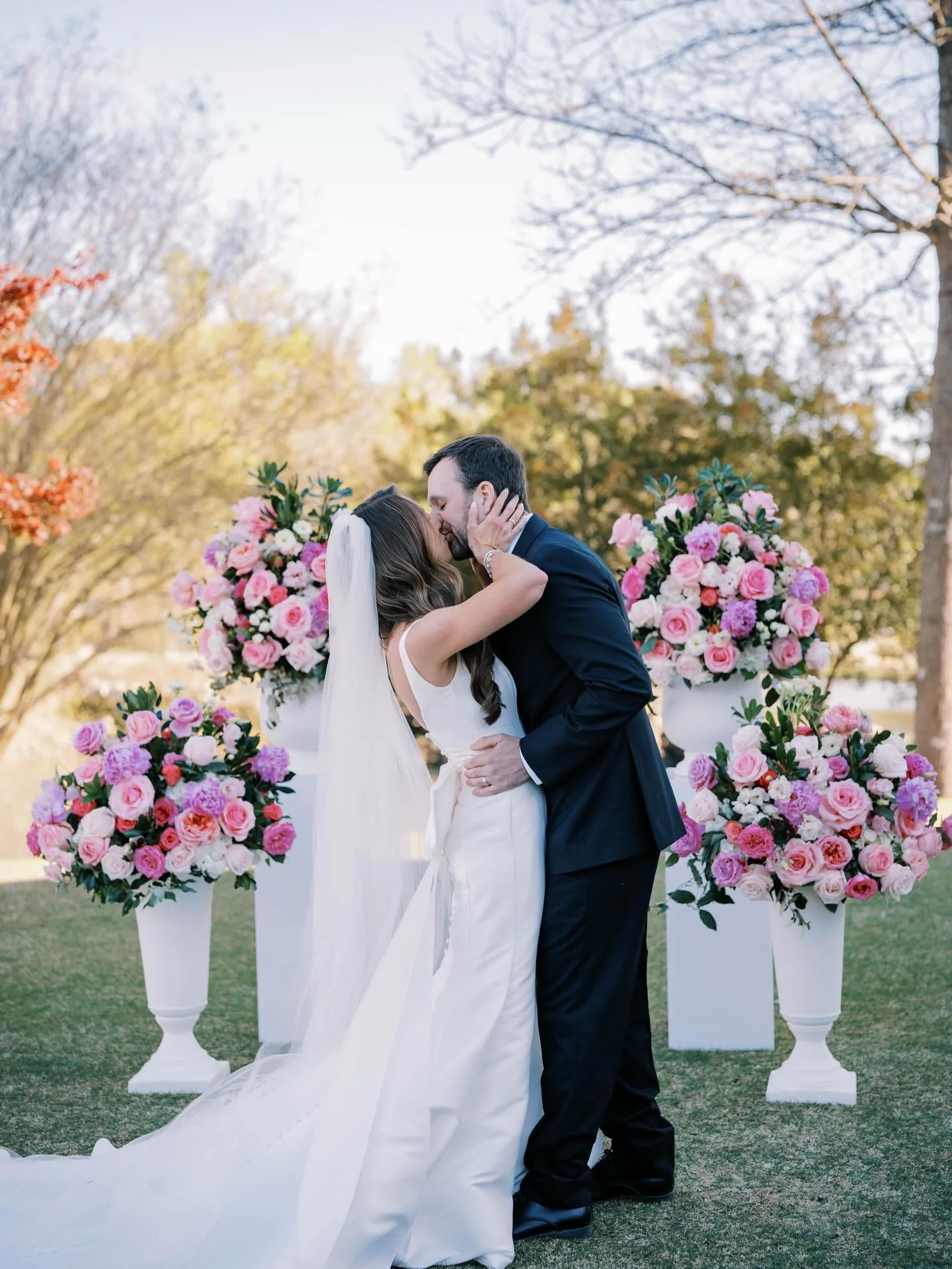 I&rsquo;ll tell the whole world
Top of my lungs
Past, present, future
They know you&rsquo;re the one
Doesn&rsquo;t take a diamond ring to say that I do
I don&rsquo;t love anyone, no, I don&rsquo;t love anyone
I don&rsquo;t love anyone the way I love 