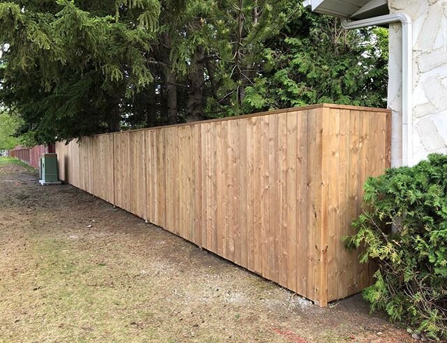 Swipe ➡️ for the before shot of our latest fence 👏🏼⁣
⁣
One of the favourite parts of the work we do is watching the progress of a project &amp; the satisfaction of the end result!