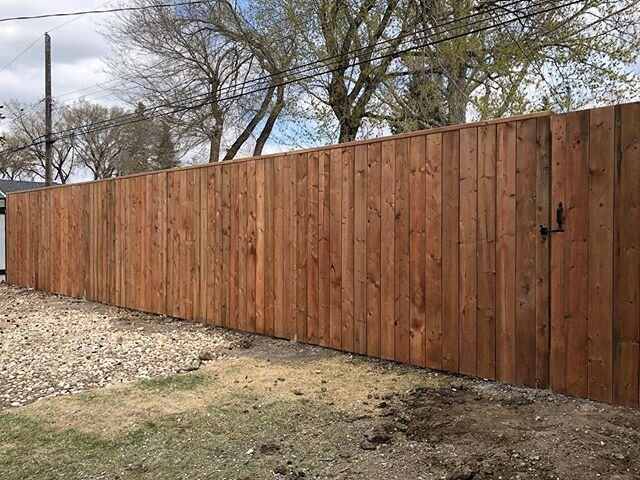 Gotta love the sleek + clean straight lines of a brown treated wood fence 🙌🏼