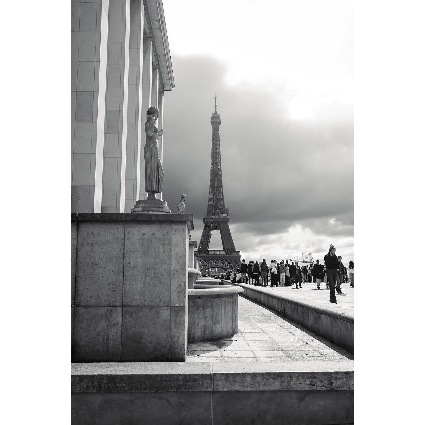 10 shots from Paris.

Locations: Eiffel Tower, Arc de Triomphe, Louvre, Parc des Princes, Sacr&eacute; Coeur.

(📷 Fujifilm X100V)