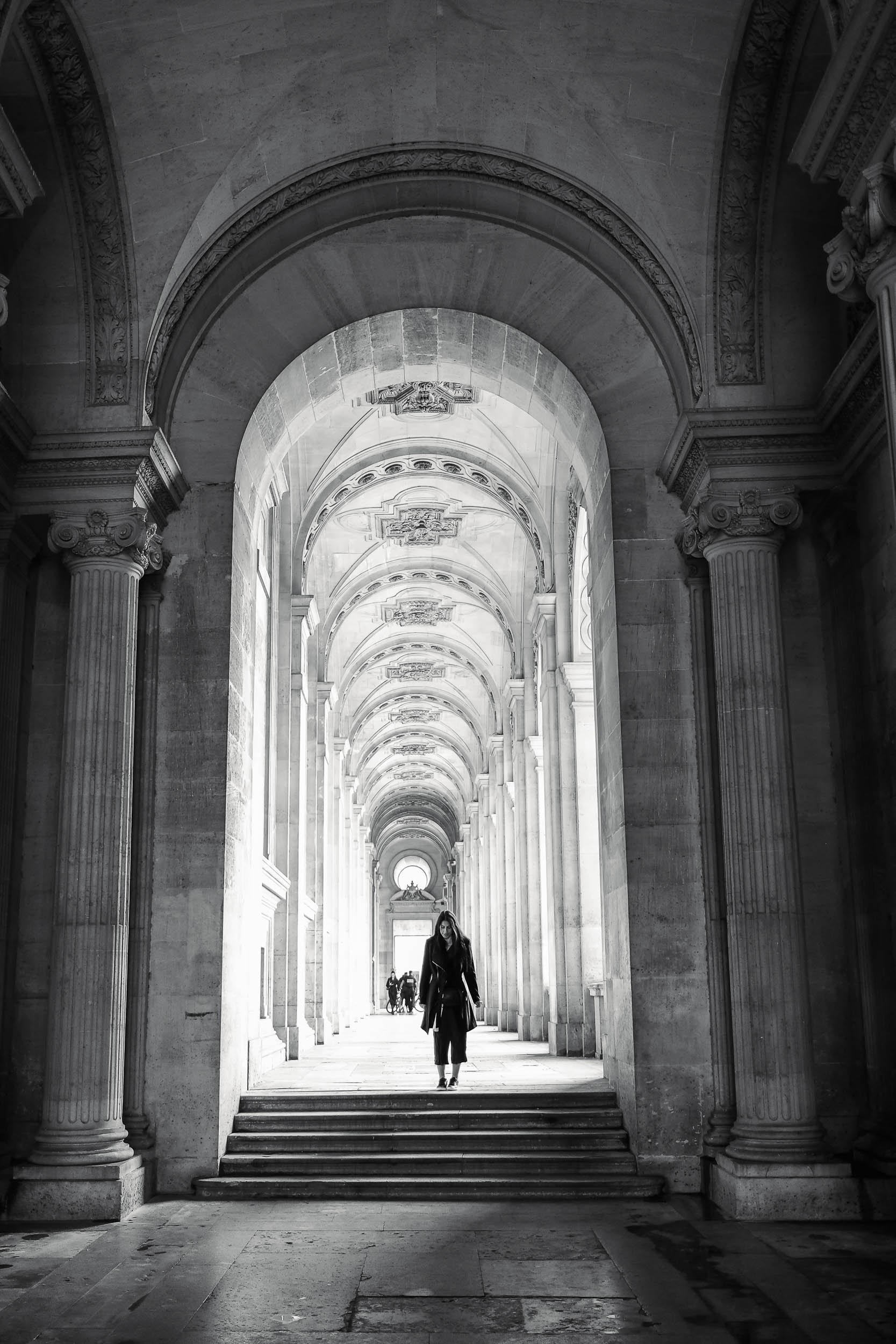 Black and White photo in Paris, taken on Fujifilm X100V by Rob Swan