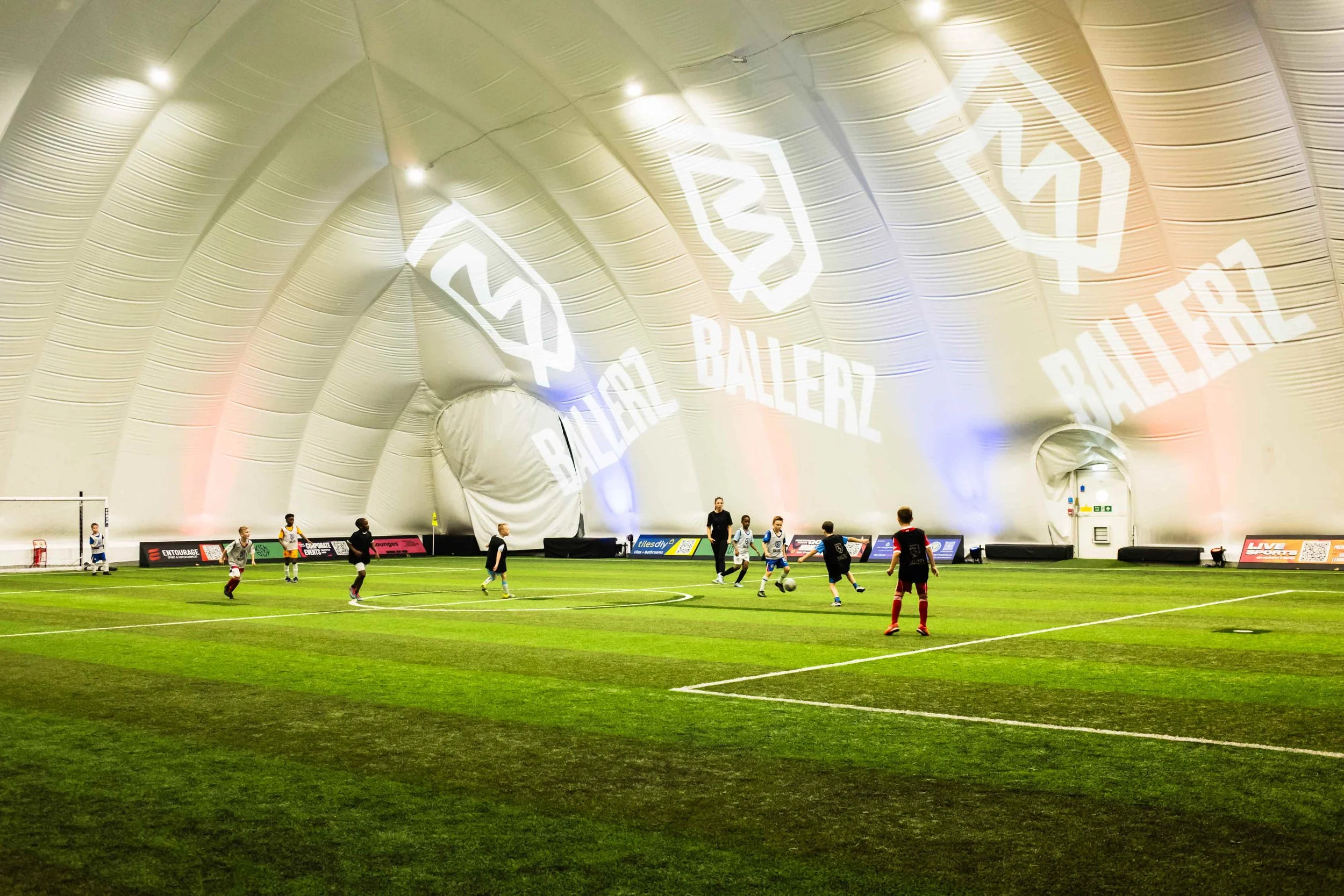 Ballerz, Bluewater, Pitch
