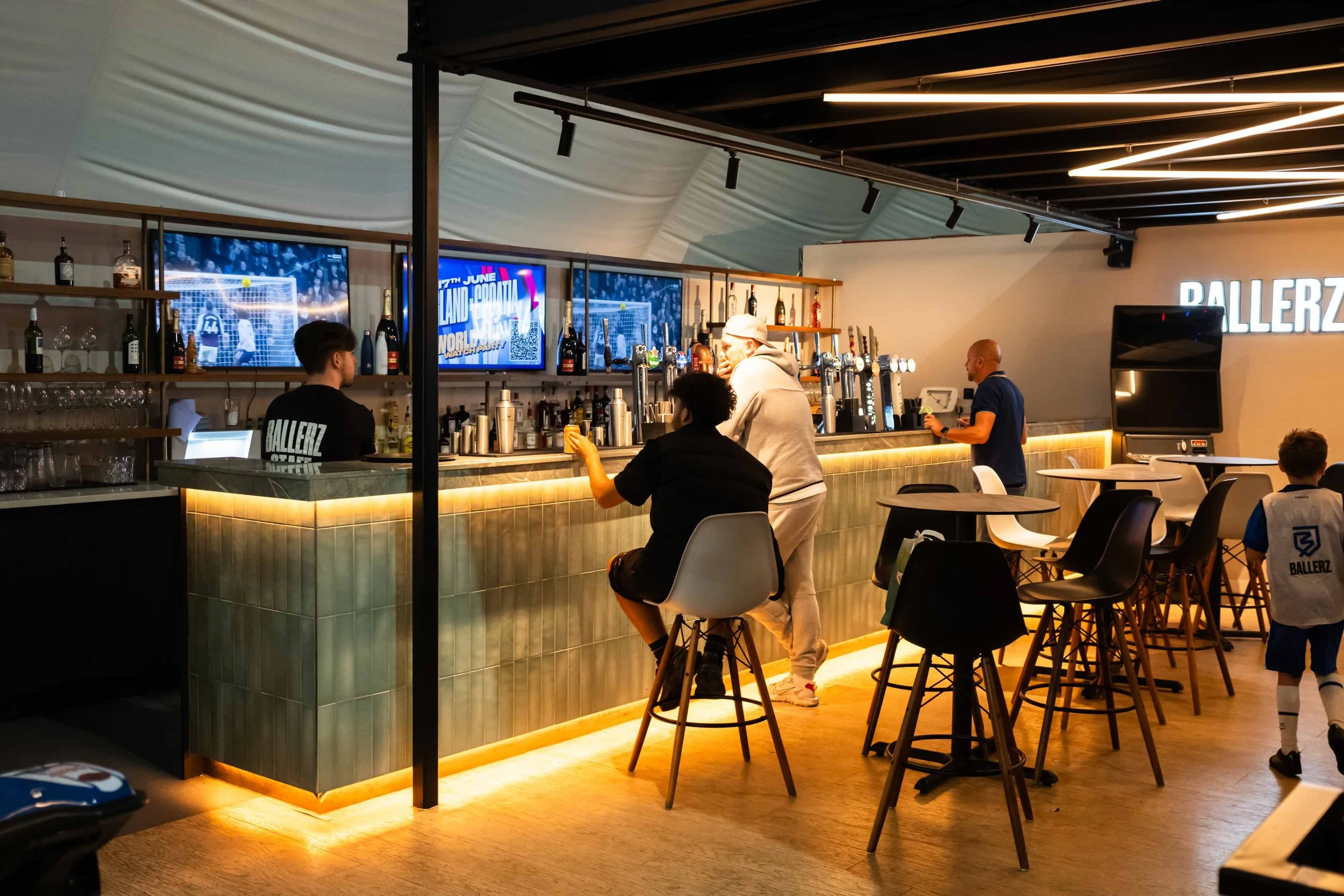 Bar at Ballerz, Bluewater