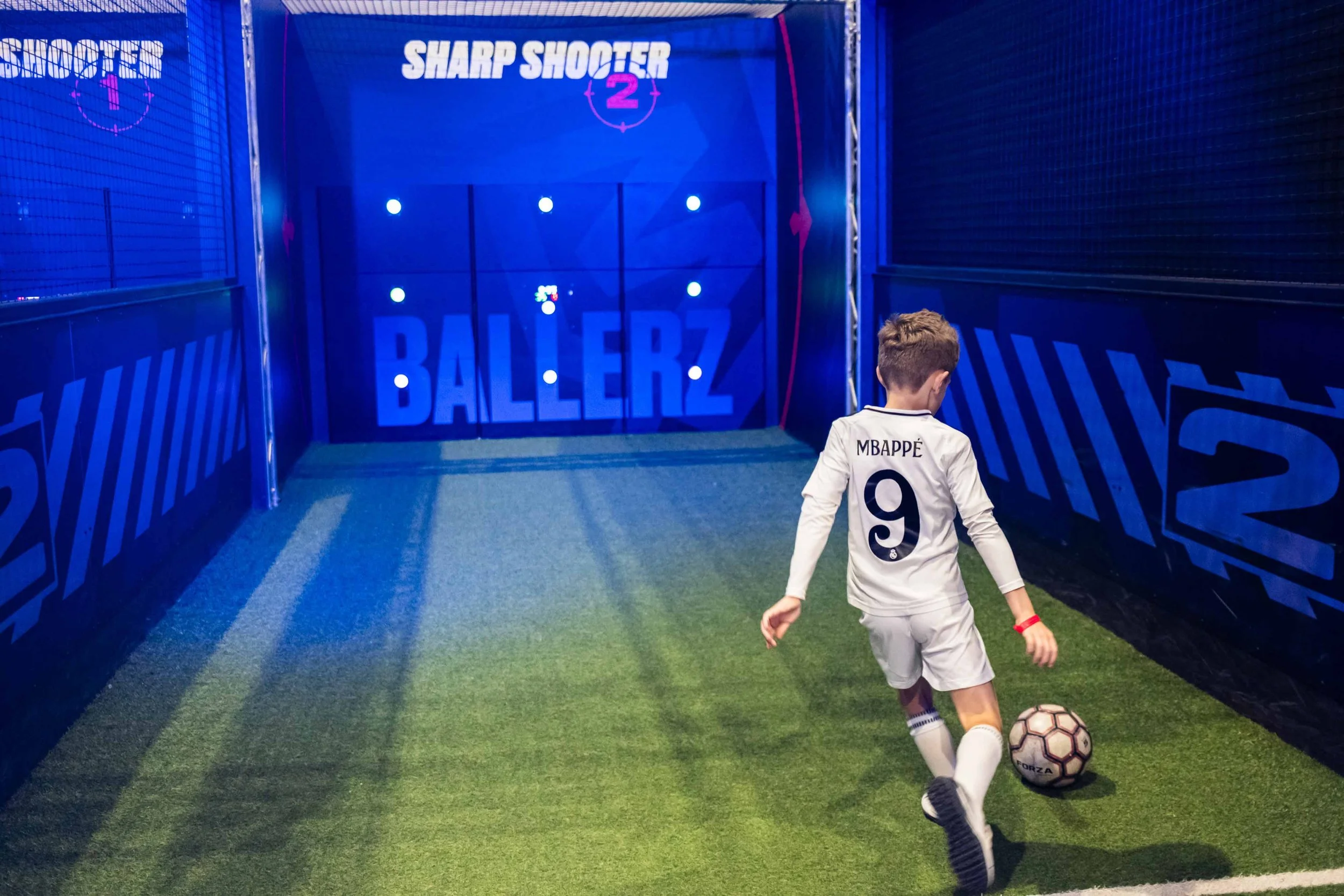 Ryan taking on Sharp Shooter at Ballerz, Bluewater