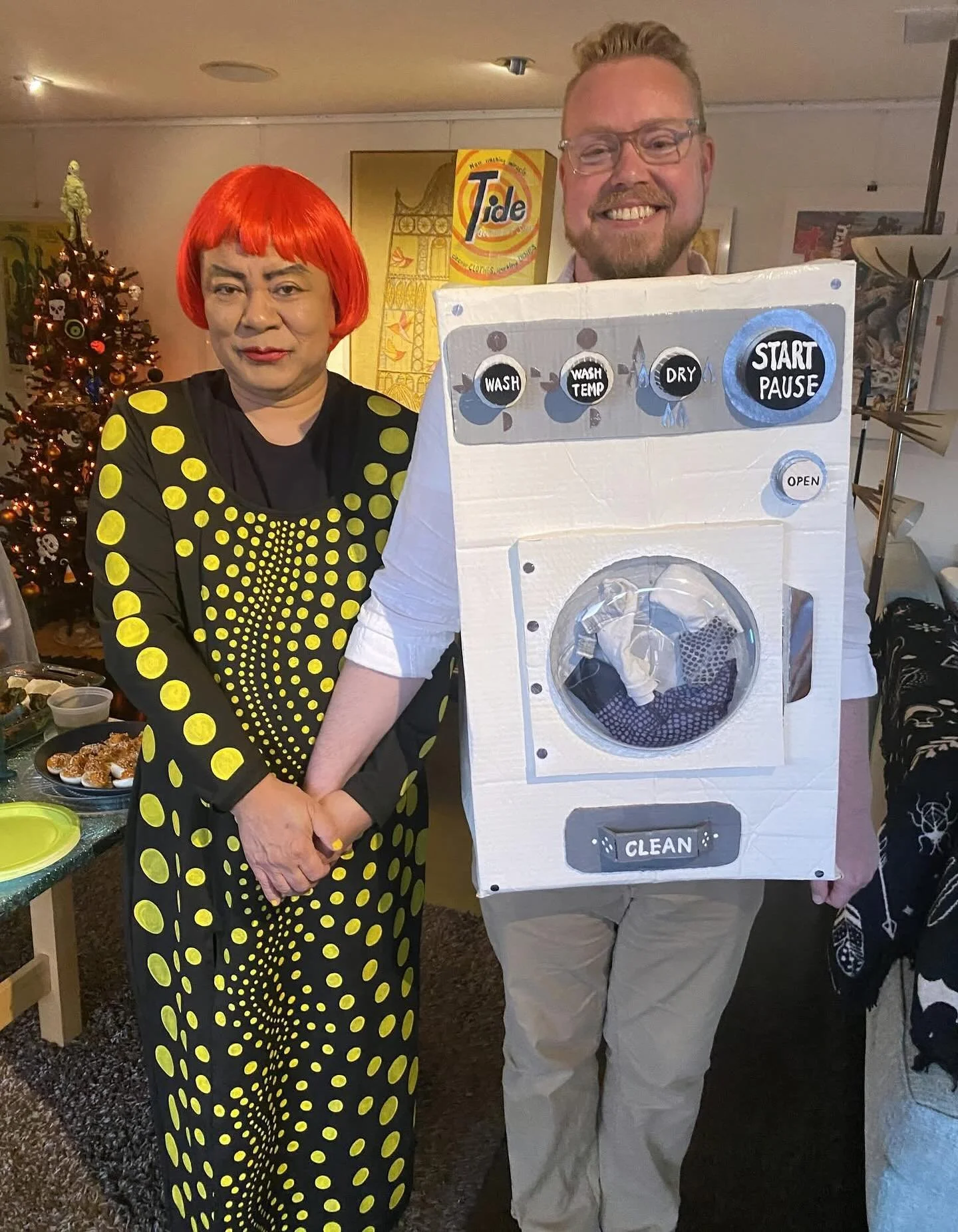 Went to Palm Springs&rsquo; Halloween Party 🎃 at Kaiju-Jima home this last Saturday. Wish I could take more time to do some make-up. 😂