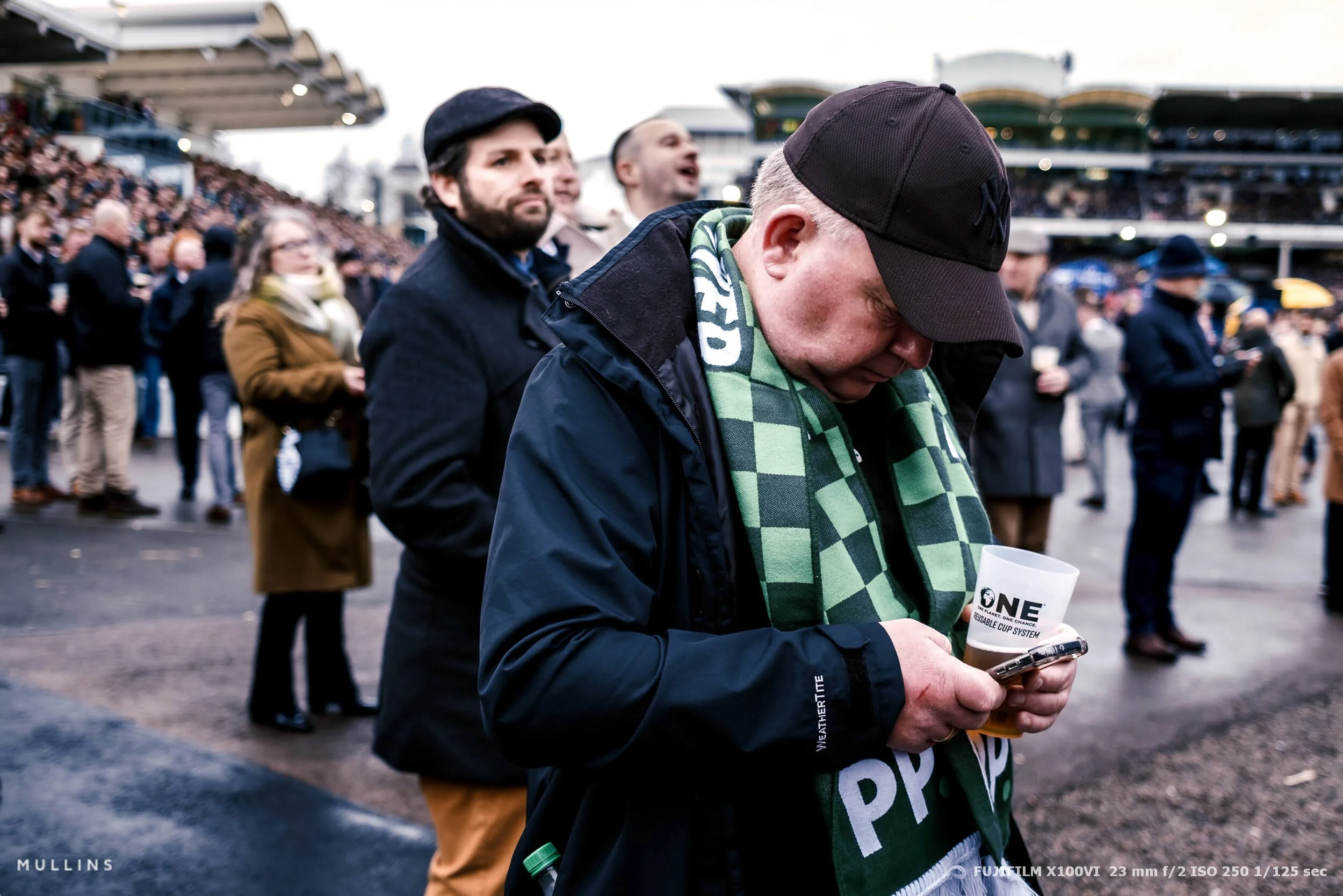 fujifilm-x100vi-cheltenham-festival-racegoers-40.jpg