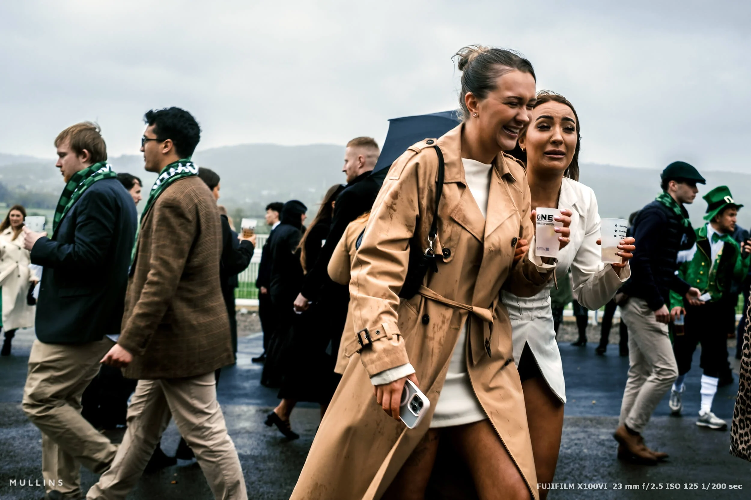 fujifilm-x100vi-cheltenham-festival-racegoers-35.jpg