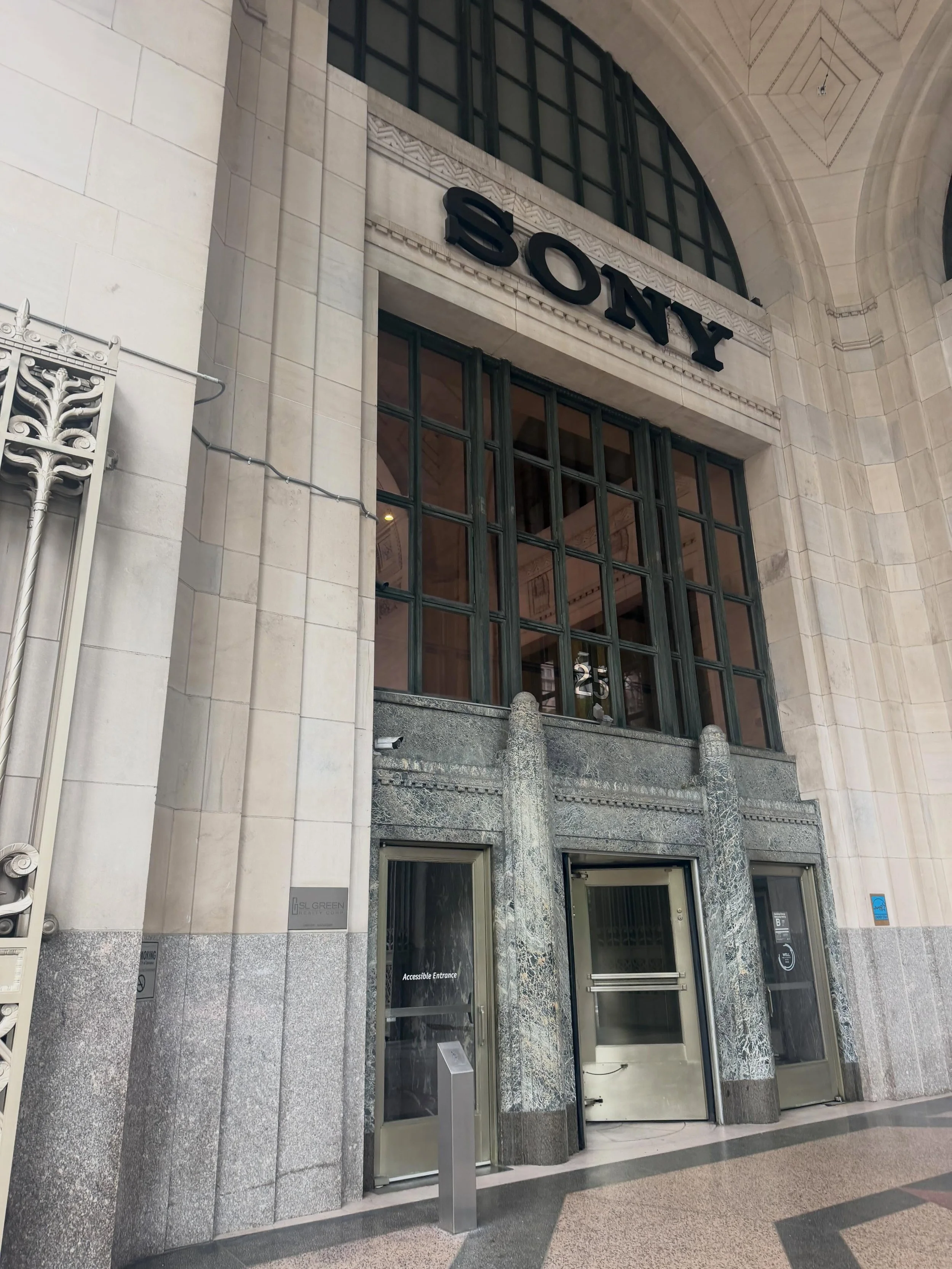 Currently traveling. I had lunch at the superkitties HQ in NYC @sonypictures with the wonderful creative team. #superkitties #disney #sonykids #animation #travel