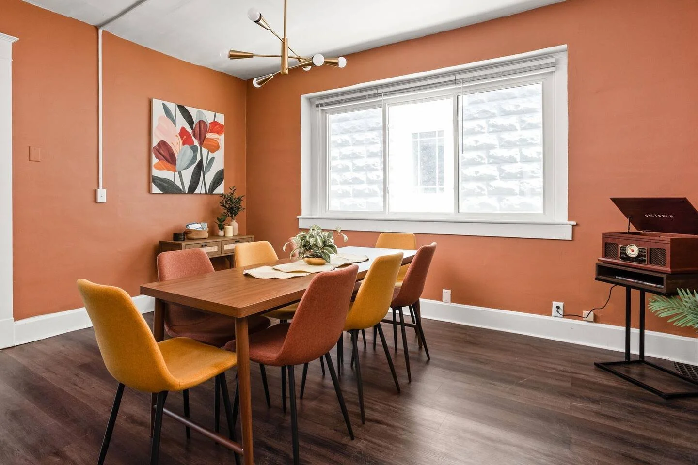 Dining Room Sehar 3.JPEG