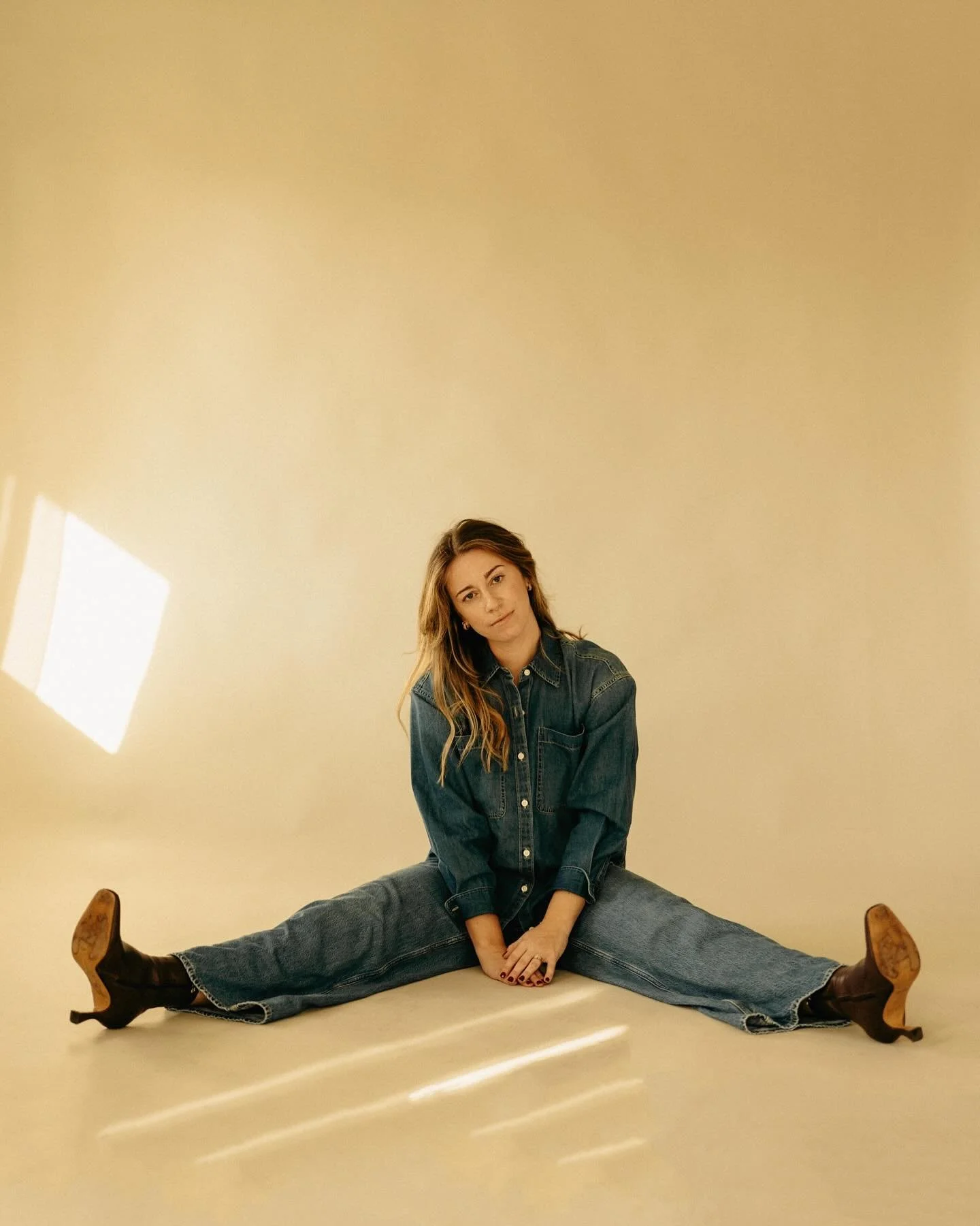 let&rsquo;s all do birthday photoshoots because this was so fun?? what better way to ring in a new decade @rachelosmundson ✨🎂🎈