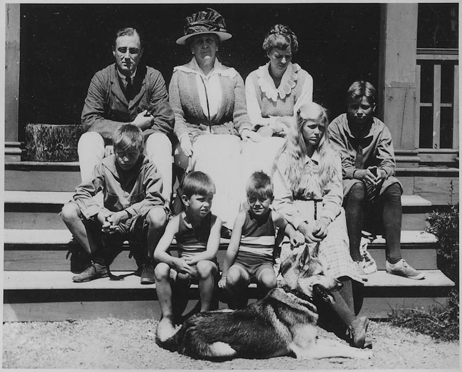 Franklin D. Roosevelt with Sara Delano Roosevelt, Eleanor Roosevelt, "Chief" and children at Campobello. (1920)