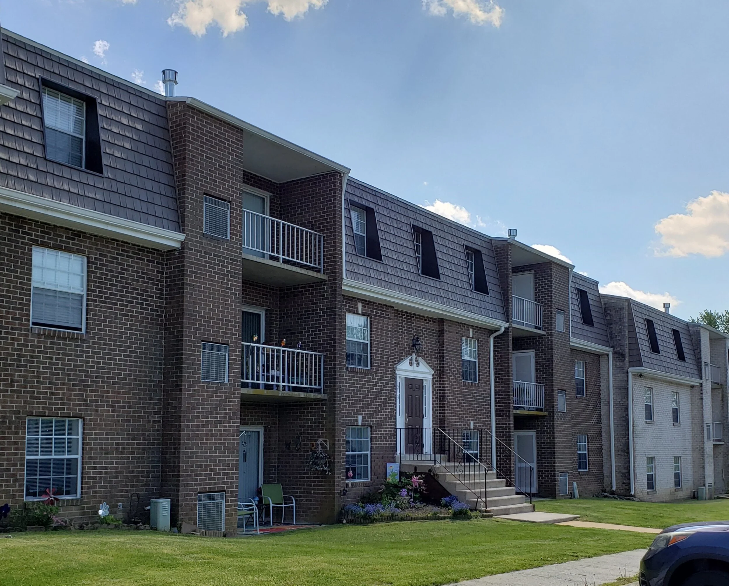 Summit Square Apartments