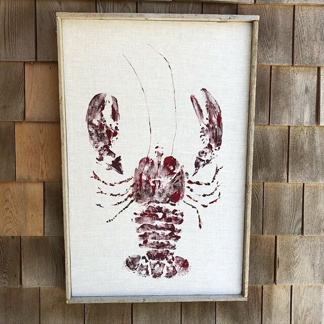 This classic lobster in driftwood frame is headed off to a new home.  #gyotakulobster #printsbyjenna #lobsterart #lobsterpainting #eatmorelobster