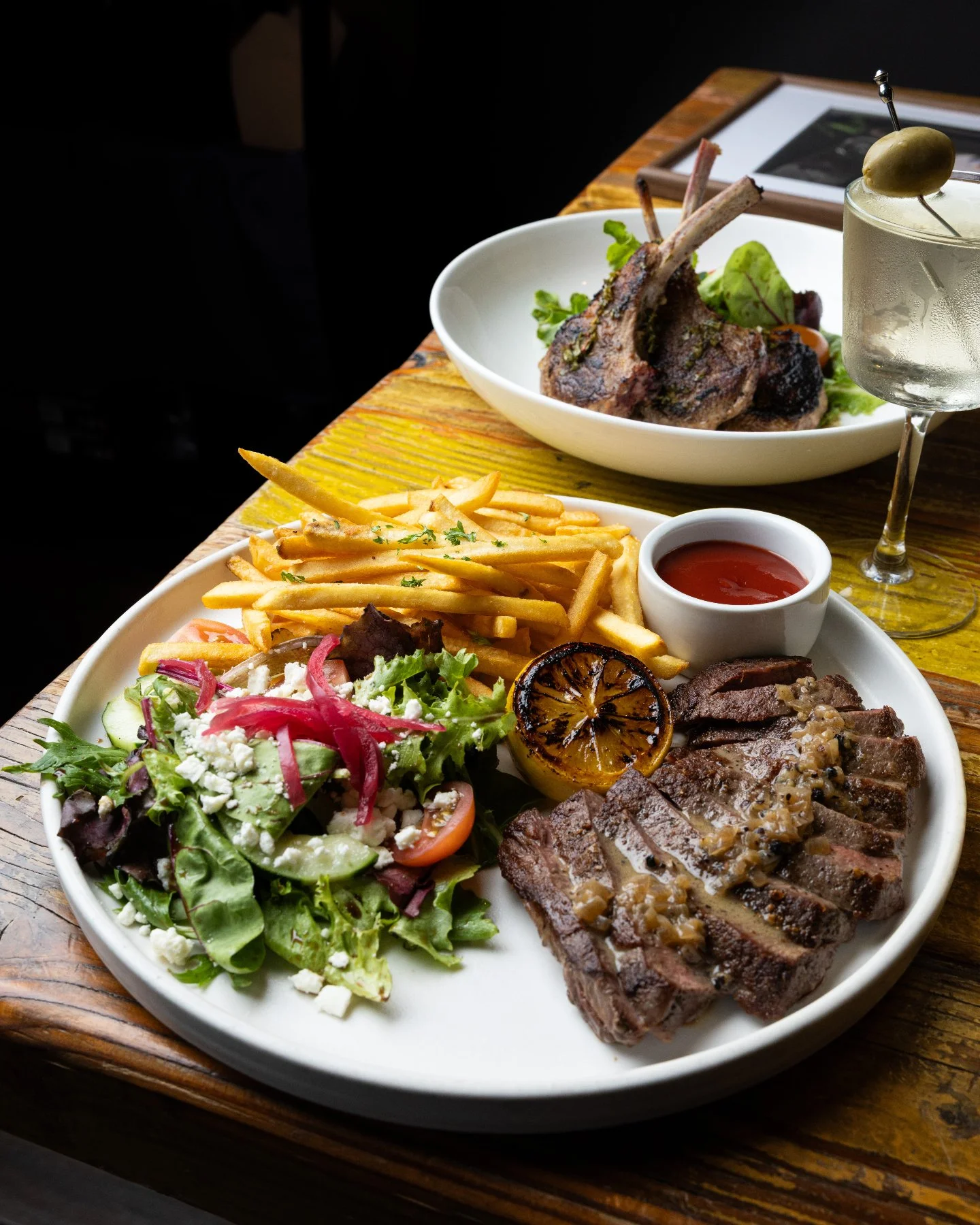 The kitchen at Town Tavern keeps things simple. Familiar food, good portions, and plenty of options for everyone at the table. Come by and find something you will want to order again.

#TownTavern 
#DowntownAlameda 
#BayAreaFoodie 
#CraftCocktails 
&