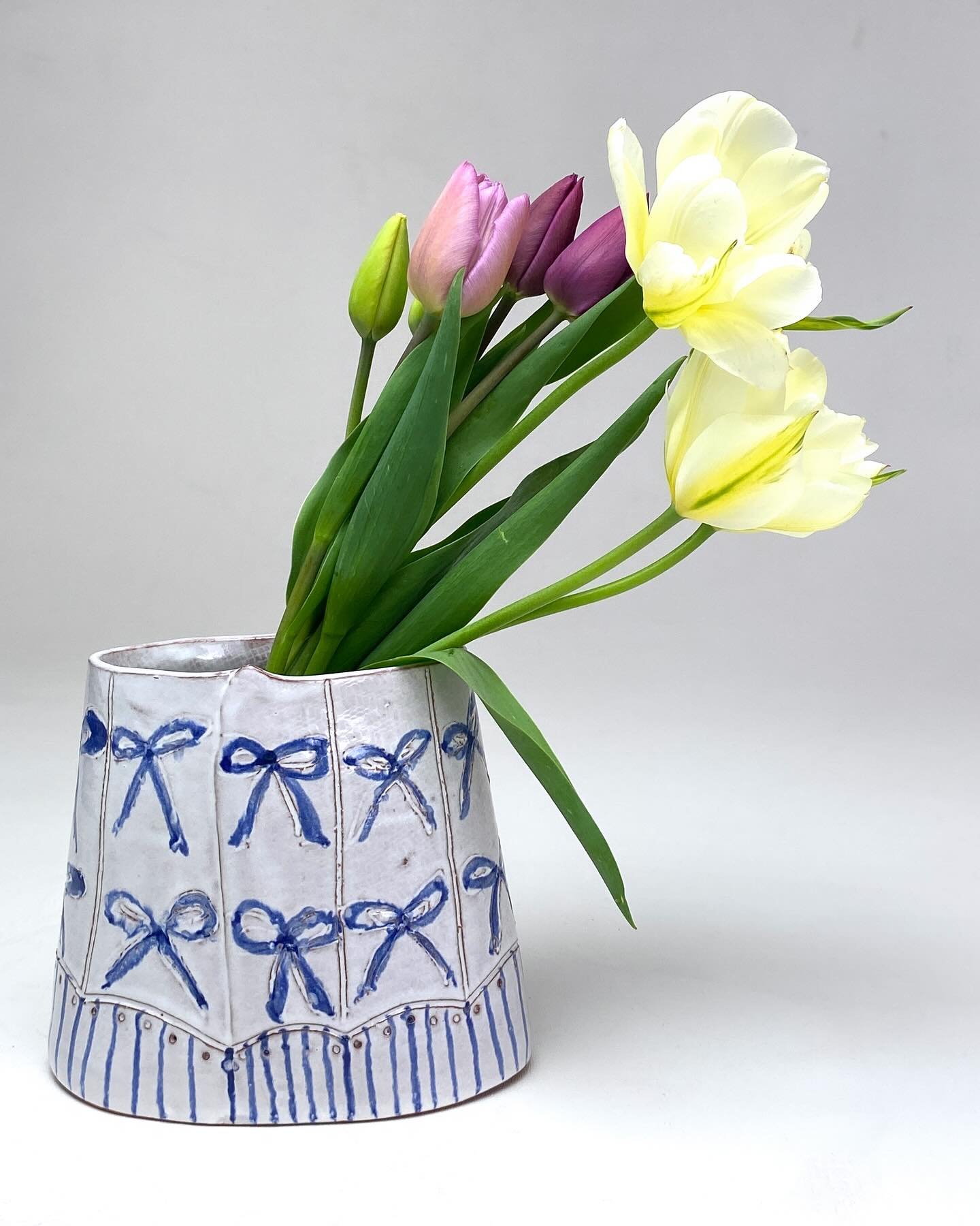 Mothers Day
Earthenware Vase, Maiolica
2024

*link in the bio 

Flowers : @farmhandfarm