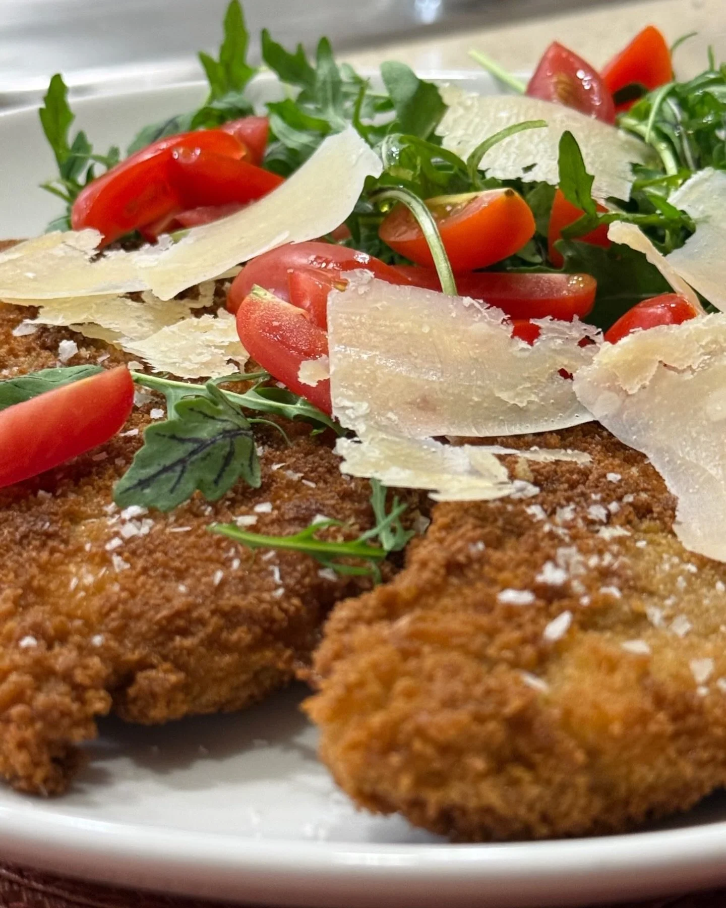 A quick Chicken alla Milanese dinner. A comfort-first meal you can feel good about after ✨ #partyinmouth