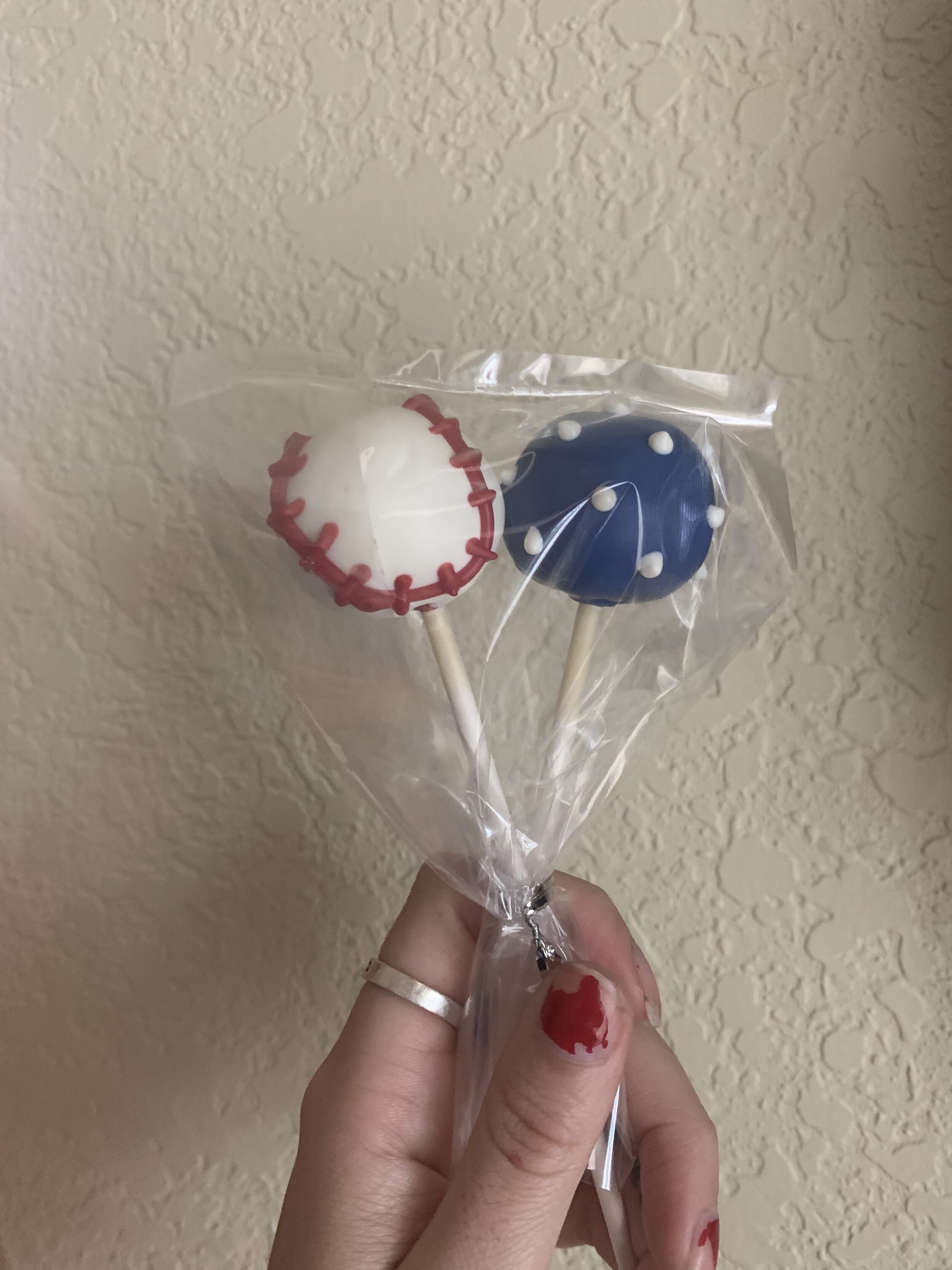 Baseball Cake Pop 009.jpeg