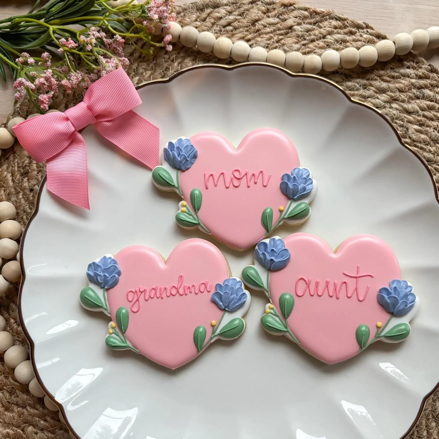 Mother&rsquo;s Day cookies are now available to preorder! Pickup is scheduled for 5/6 and 5/7. If you need a different pickup date or time, please send me an email before placing your order 🌷

Teacher Appreciation cookies are also available for the 
