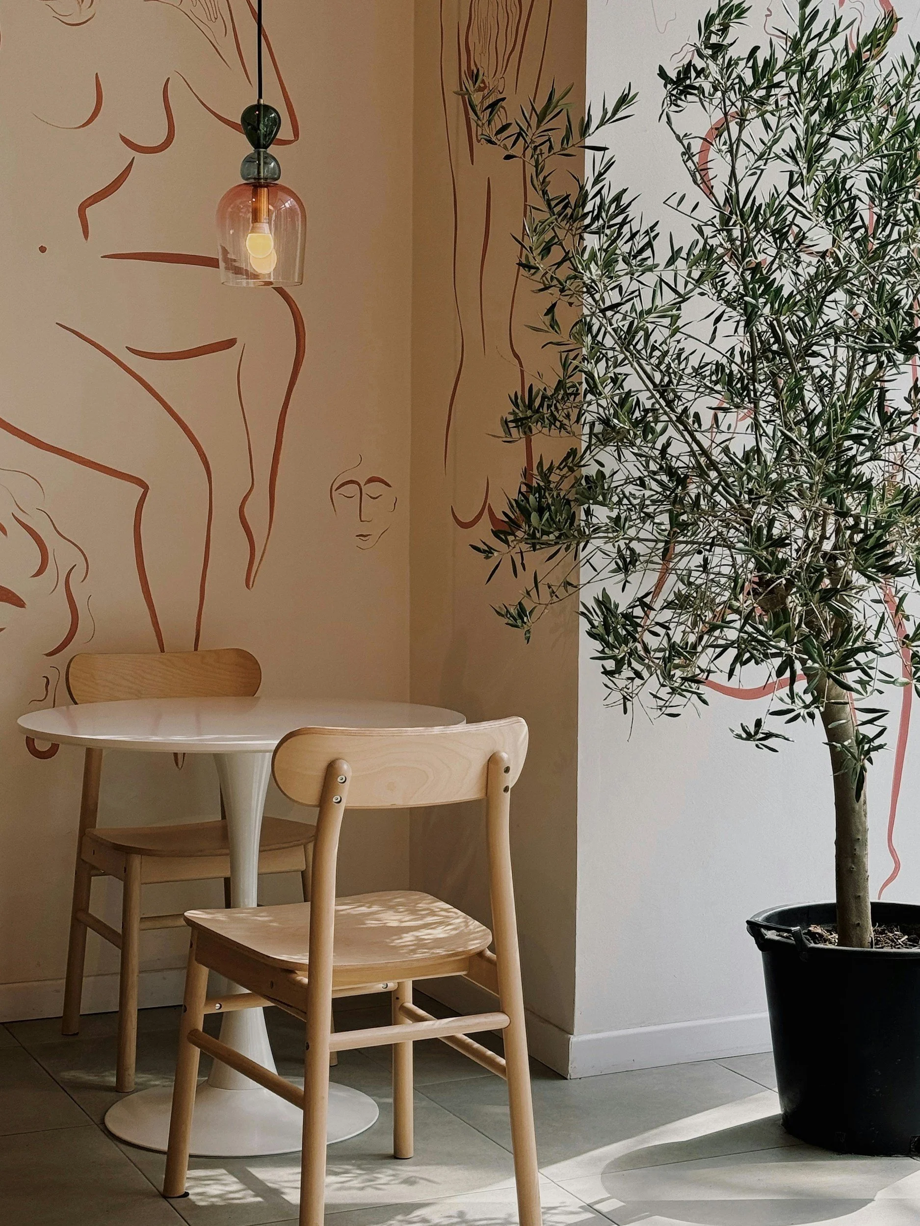 Warm Minimalism: The Aesthetic Shift Toward Calm, Connected Spaces