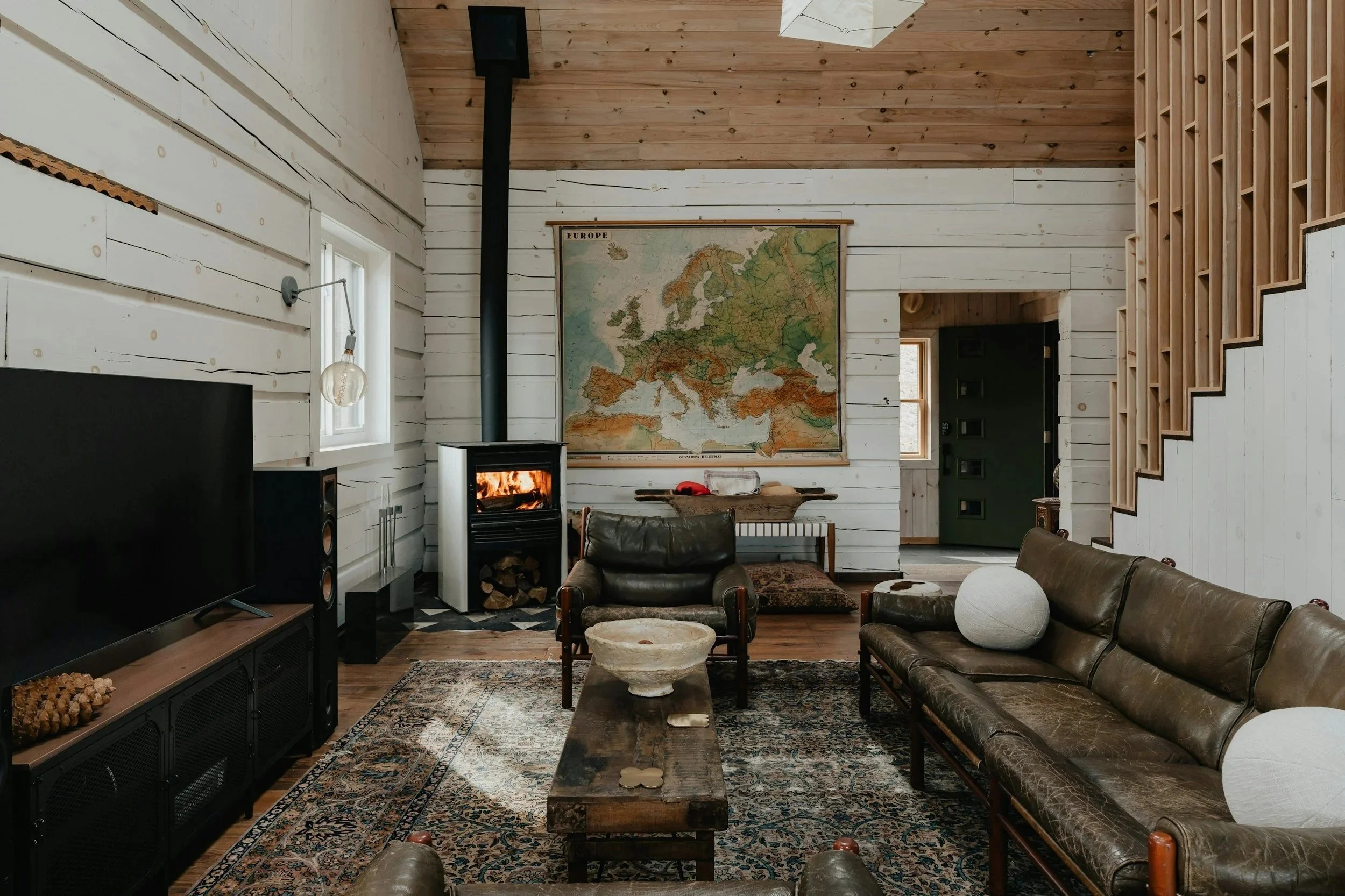 5 Seasonal Swaps That Make Your Space Feel Like a Completely Different Place
