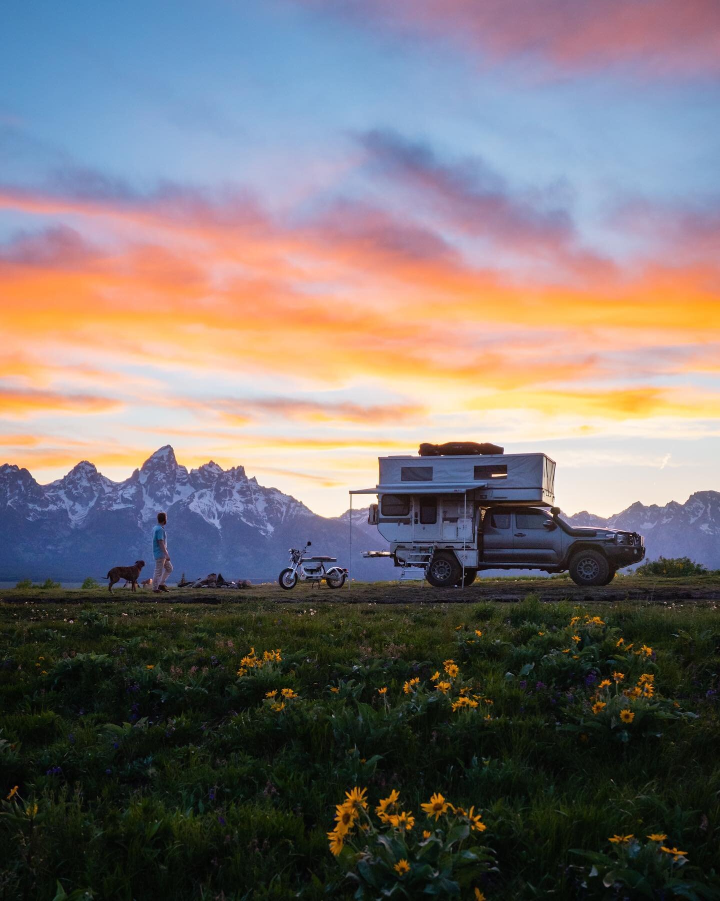 Back on the road and headed toward Colorado for @overlandexpo this weekend. (Wyoming pictured here).
I&rsquo;ll be hanging out at the @fourwheelcampers booth. 
Events like this are a great place to network, take classes to learn new skills, watch fil