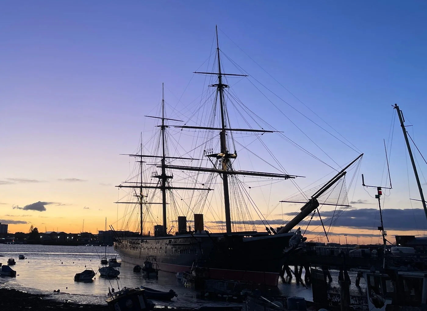 Portsmouth Council to restrict adverts for fossil fuels, petrol-diesel cars and single use plastics 