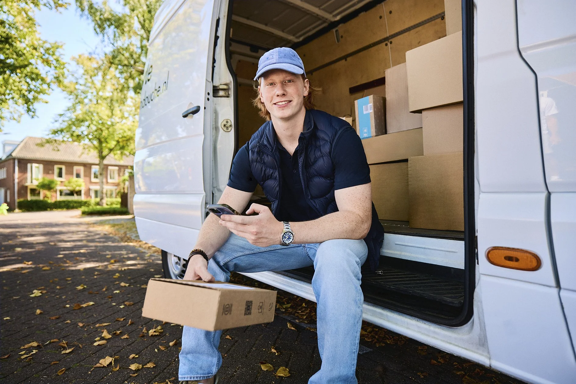 Campagnebeeld Scene 2 rijdend geld verdienen-klein.jpg