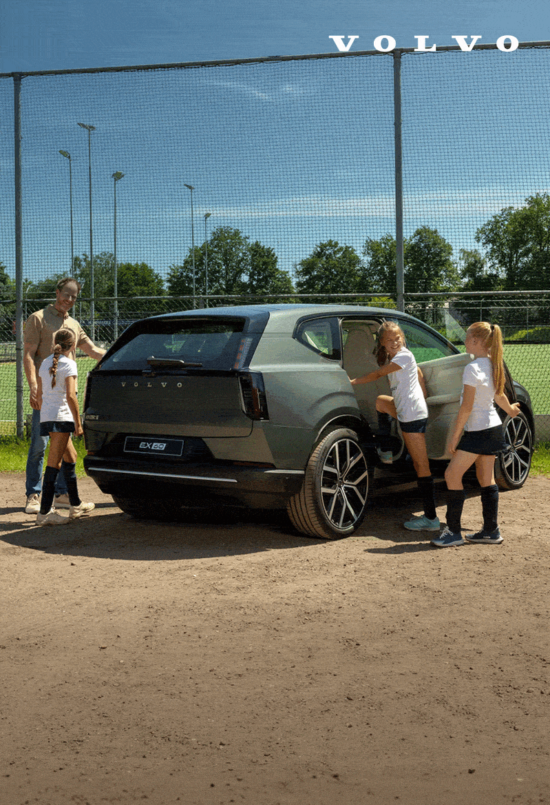 Volvo_WK_HockeyActivatie_Social_Organisch_1-ezgif.com-optimize (1).gif