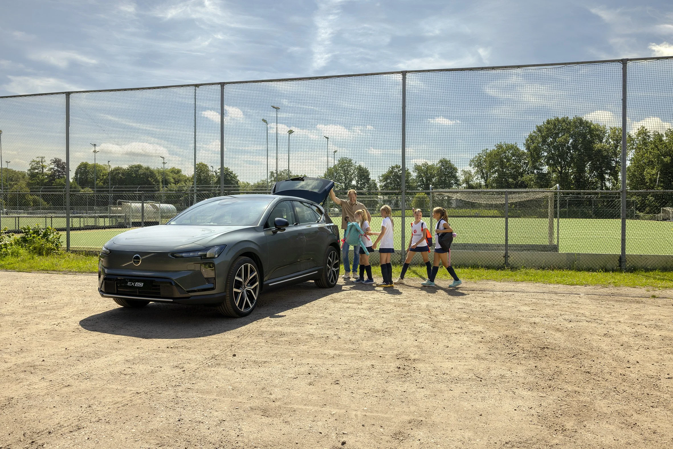 Volvo EX60 Hockey_Key_Visual_01_0239-5 kopie-V7-SMALL.jpg