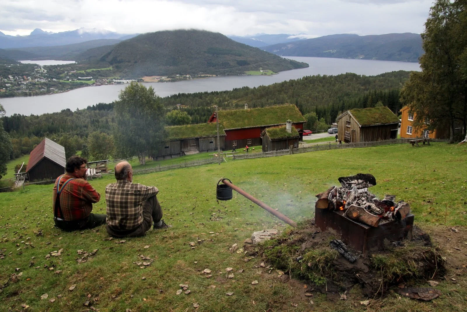 Tjærebrenning med utsikt.JPG