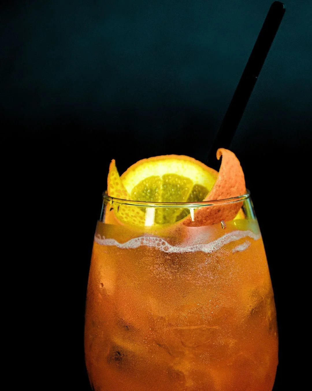 En ce mardi, y&rsquo;a pas besoin de grand-chose :
Un bon bar, des potes et un verre bien rempli 🍾
Commente &ldquo;Mardi&rdquo;
Tag ceux qui rendent les soir&eacute;es faciles
Partage ce post
L&rsquo;abus d&rsquo;alcool est dangereux pour la sant&ea