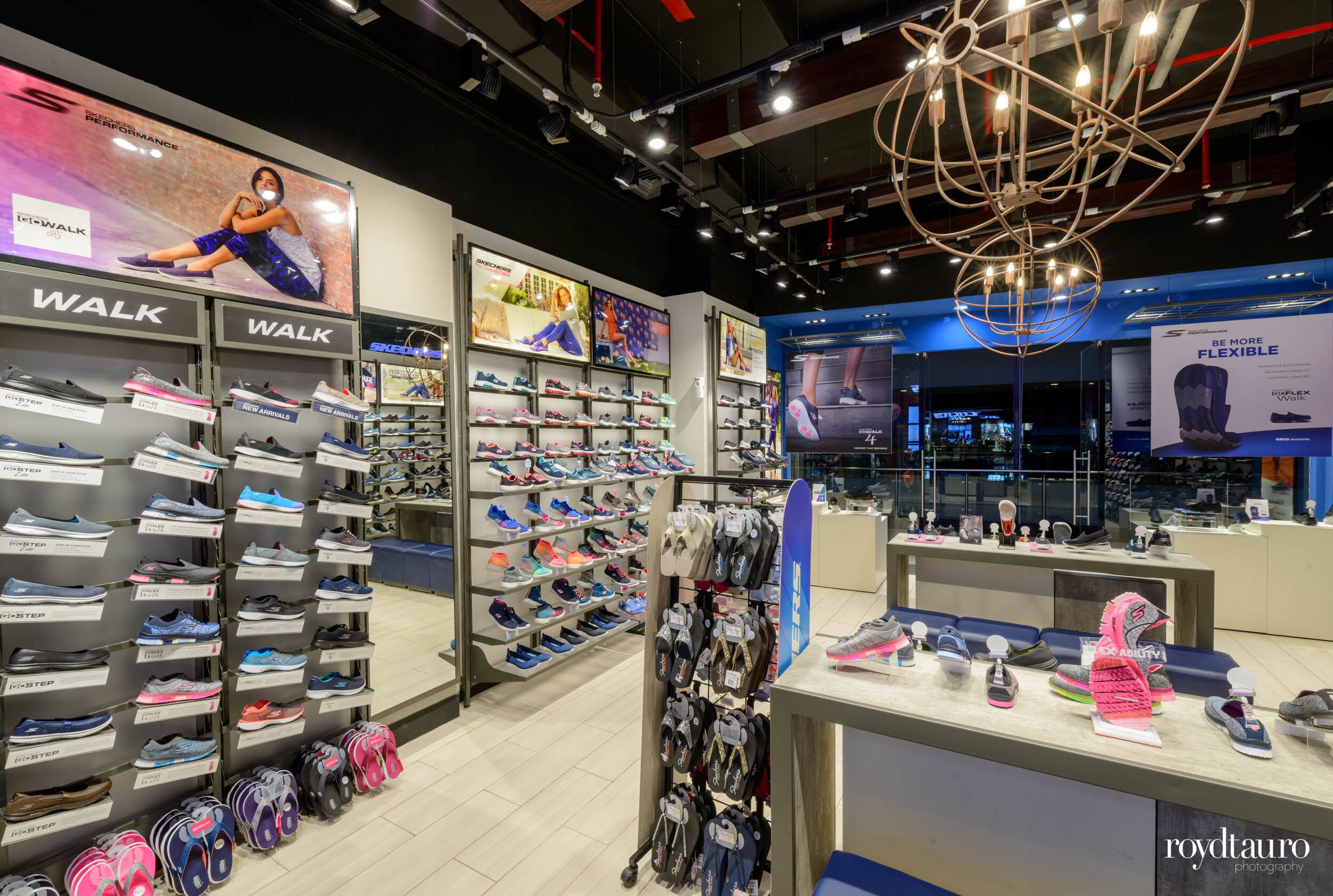 Grudge maskulinitet kan ikke se Skechers: Store Interior Photography — Royd Tauro Photography