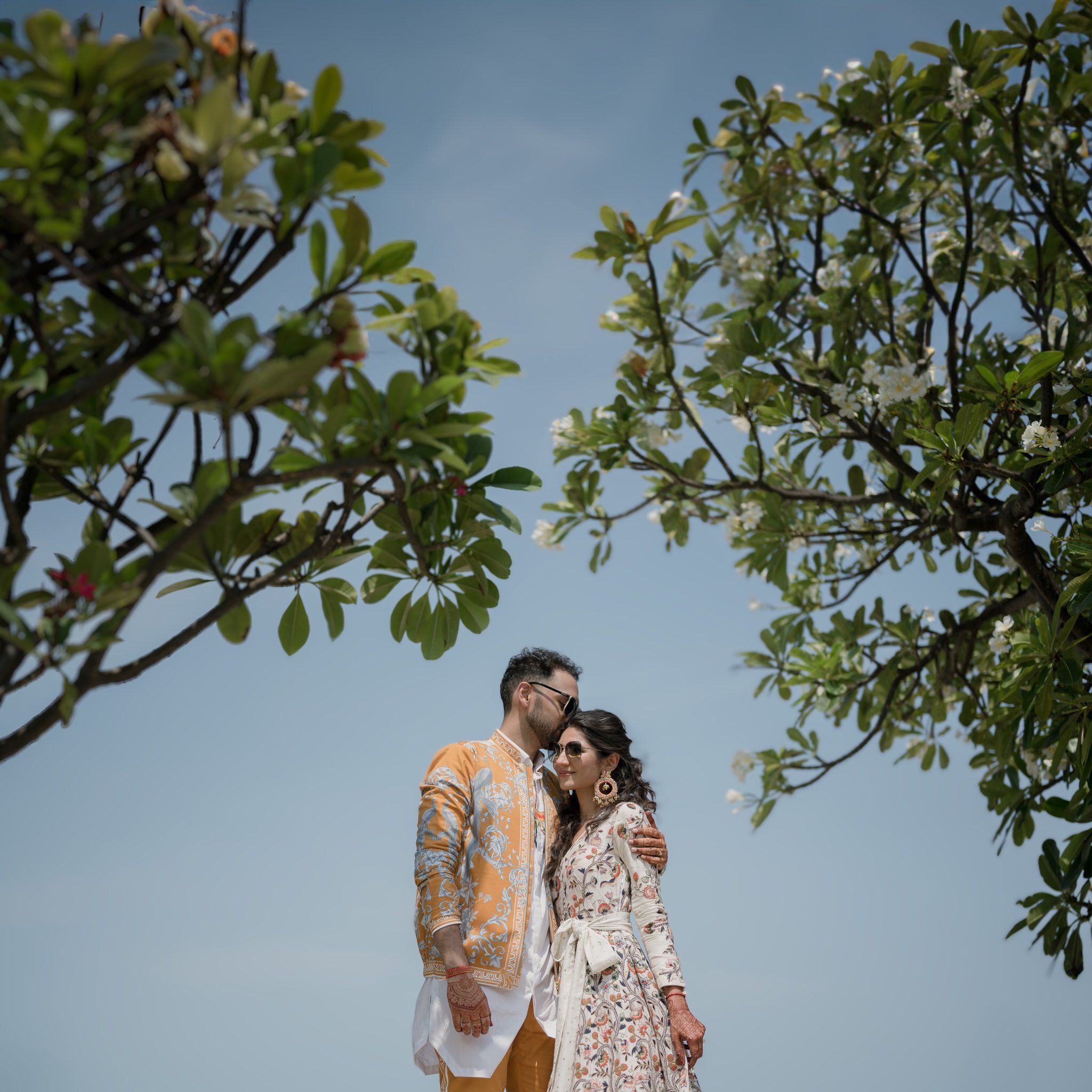 S+A, Hua Hin, Thailand❤️

Shot for @malvikaperiwalphotography 

#weddingphotography #weddinginspo #weddinginspiration