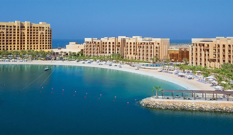 DoubleTree-by-Hilton-Front-View-Bay-Club.jpg