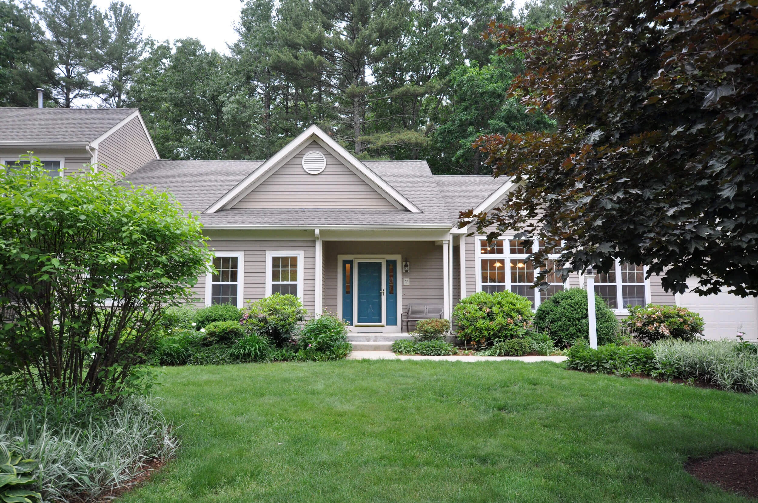 2 Stonegate Lane, Bedford MA