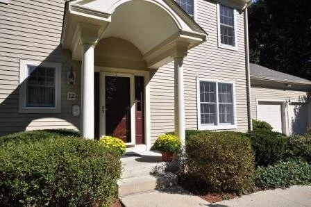 12 Stonegate Lane, Bedford, MA