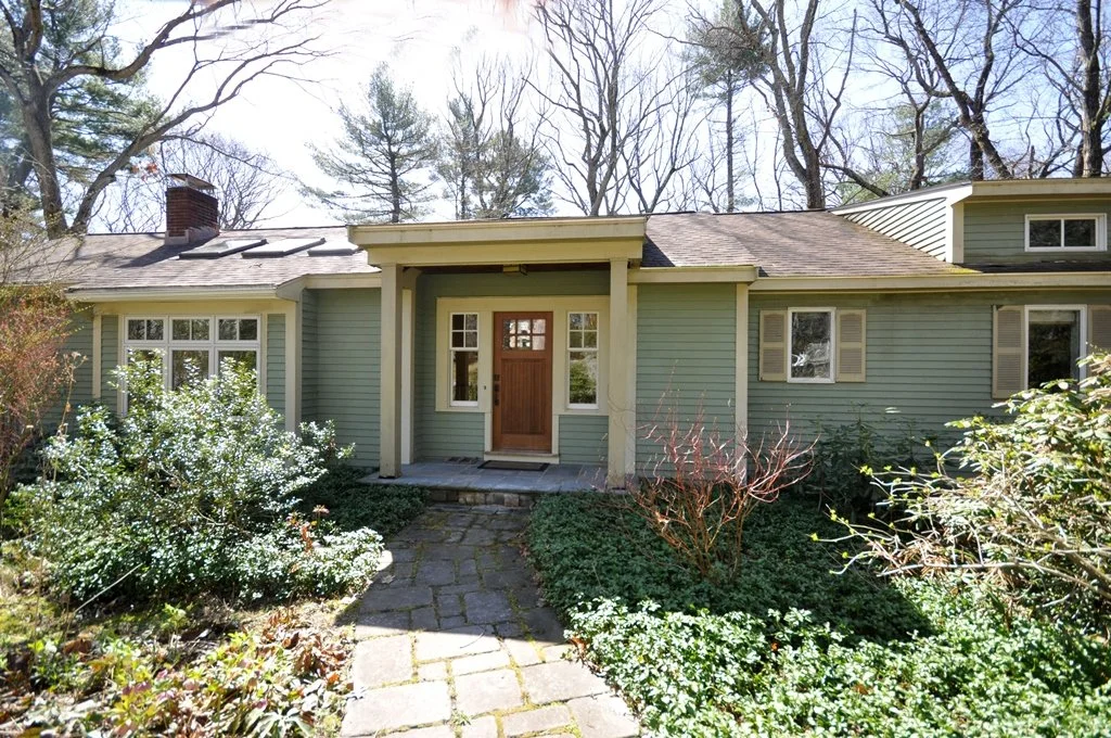 59 Sweetwater Avenue, Bedford