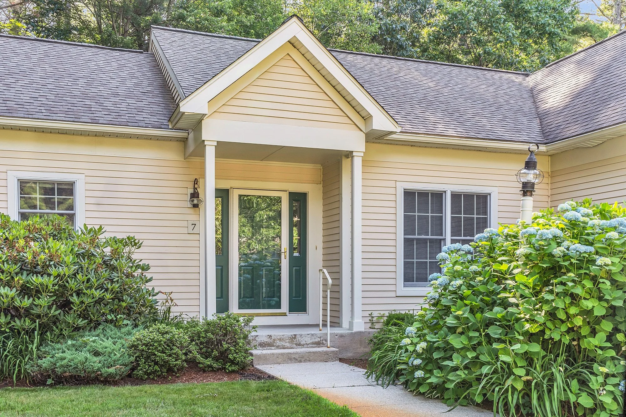7 Stonegate Lane Bedford MA Job 30400 0003 MLS.jpg