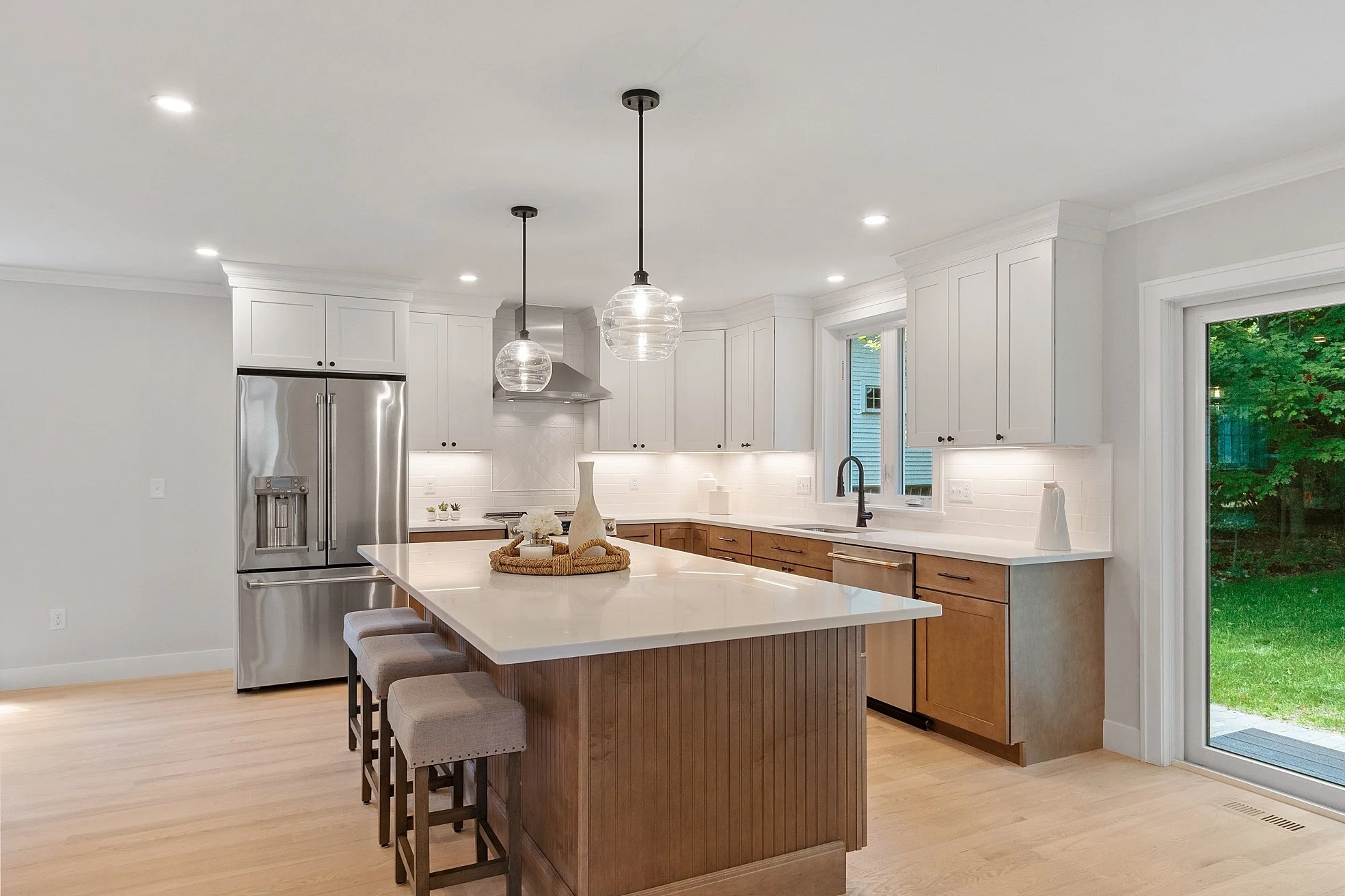 42 Hillside Ave Bedford MA Job 35672 0026 MLS.jpg