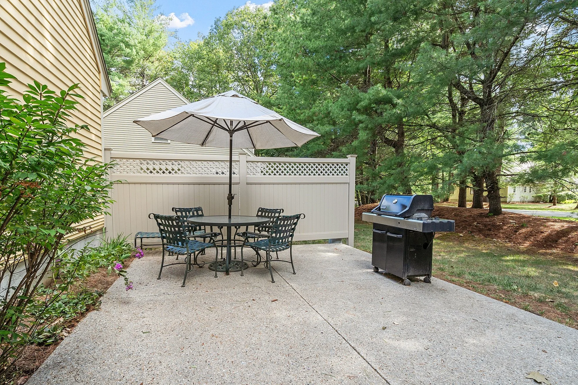 31 Pickman Drive Bedford Massachusetts Job 36356 0010 MLS.jpg