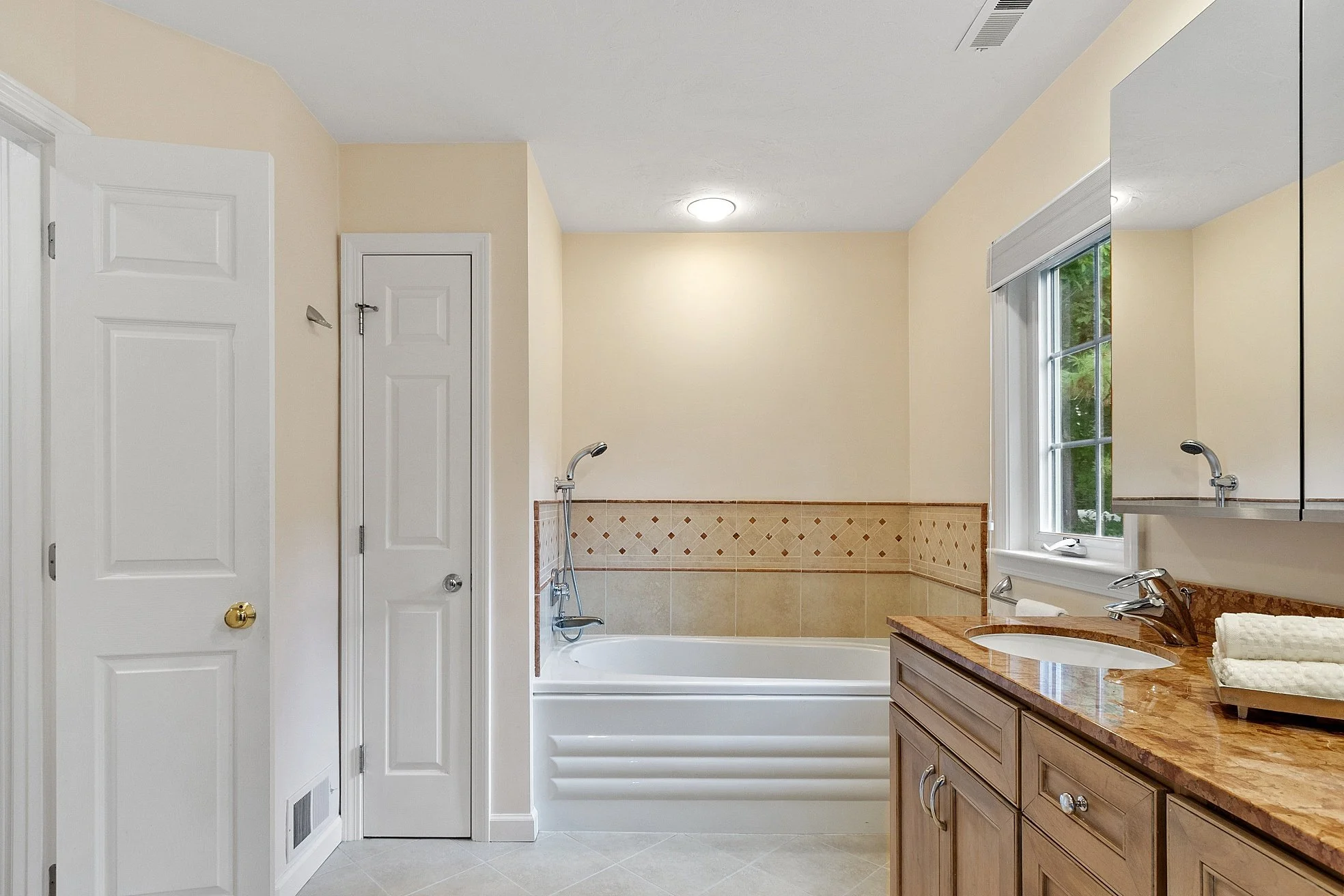 31 Pickman Drive Bedford Massachusetts Job 36356 0015 MLS.jpg