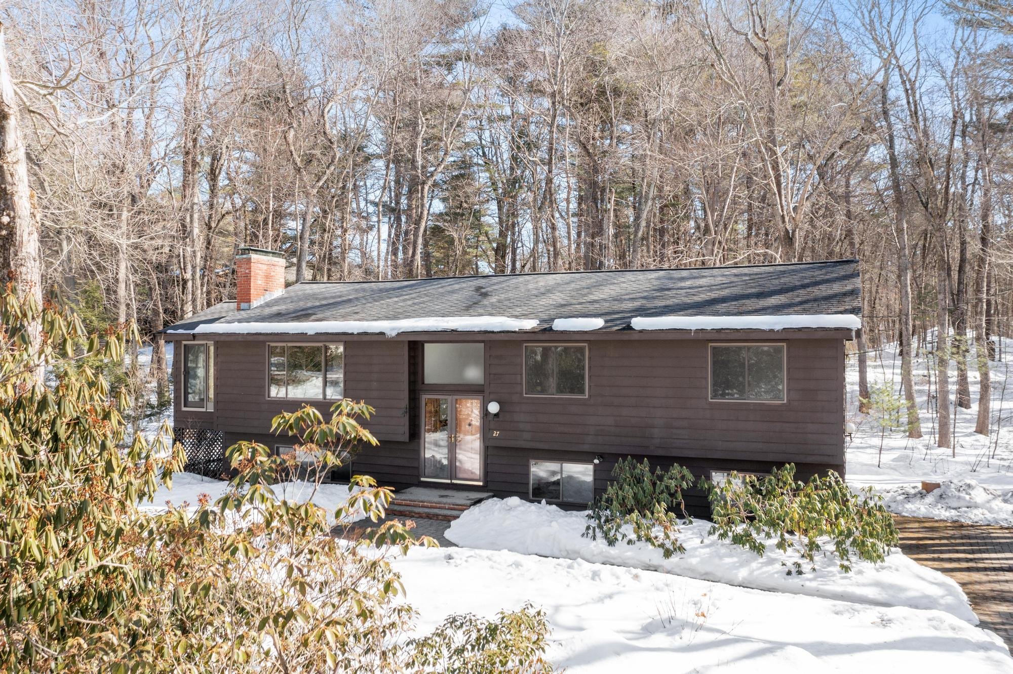 27 Fox Run Rd, Bedford