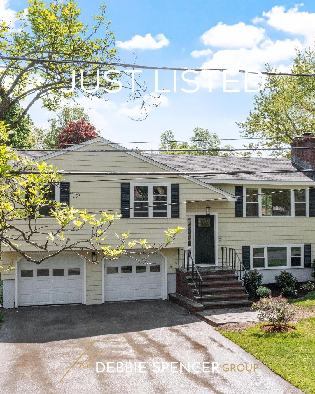 21 Clark Road in Bedford is now new to the market!

Open Houses:
Friday, 5/22 - 10:30am-12:00pm
Saturday, 5/23 - 1:00-2:30pm 
Sunday, 5/24 - 1:00-2:30pm

Enjoy this beautifully renovated split-level home tucked into a peaceful neighborhood - an invit