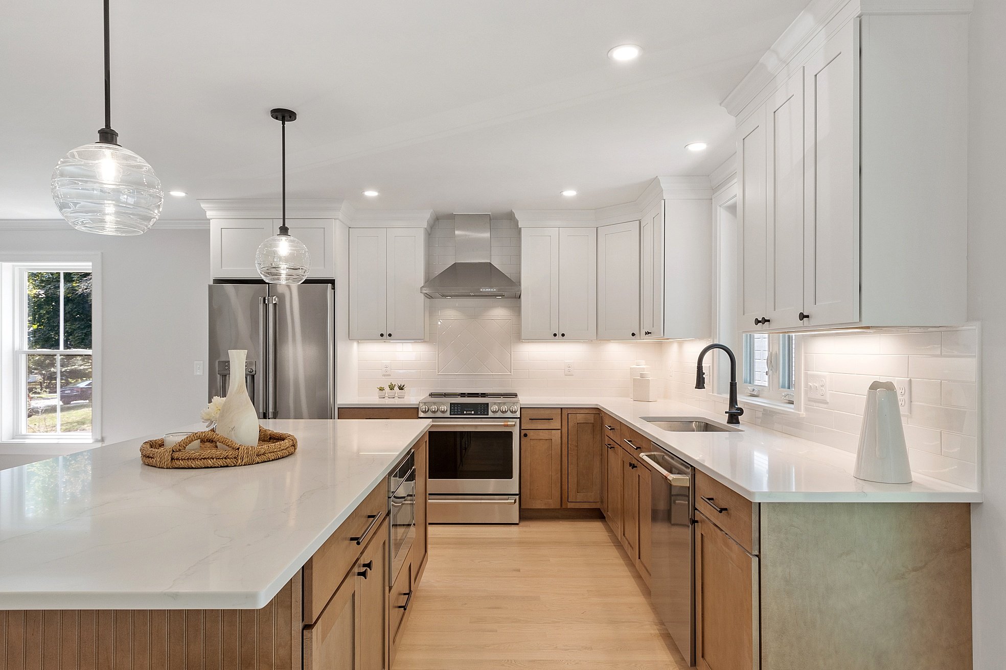 42 Hillside Ave Bedford MA Job 35672 0029 MLS.jpg