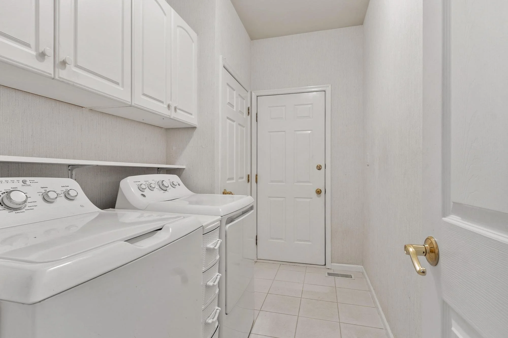 2 Nelson Circle Bedford Massachusetts Job 40018 0025.jpg