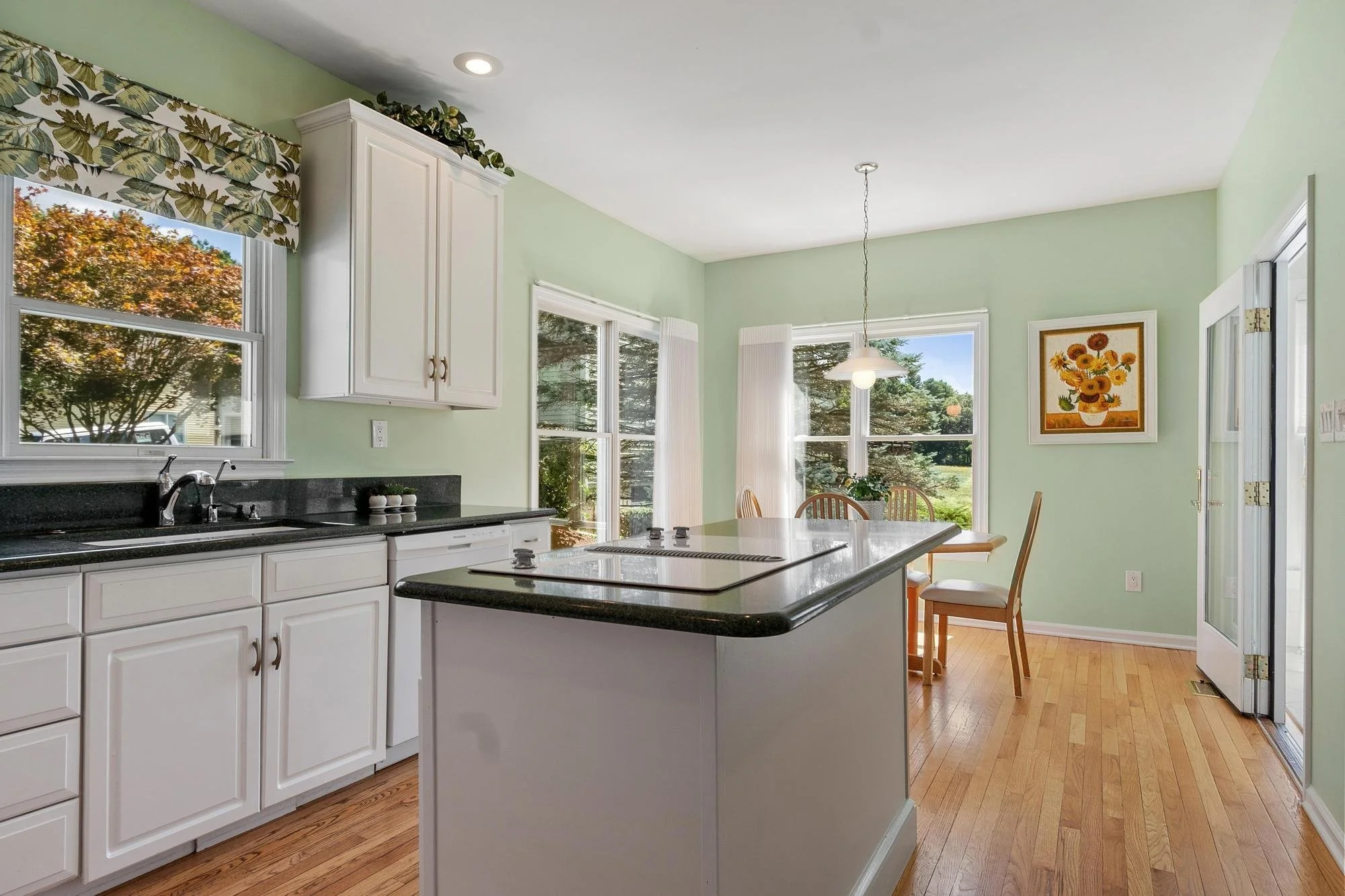 2 Nelson Circle Bedford Massachusetts Job 40018 0007.jpg